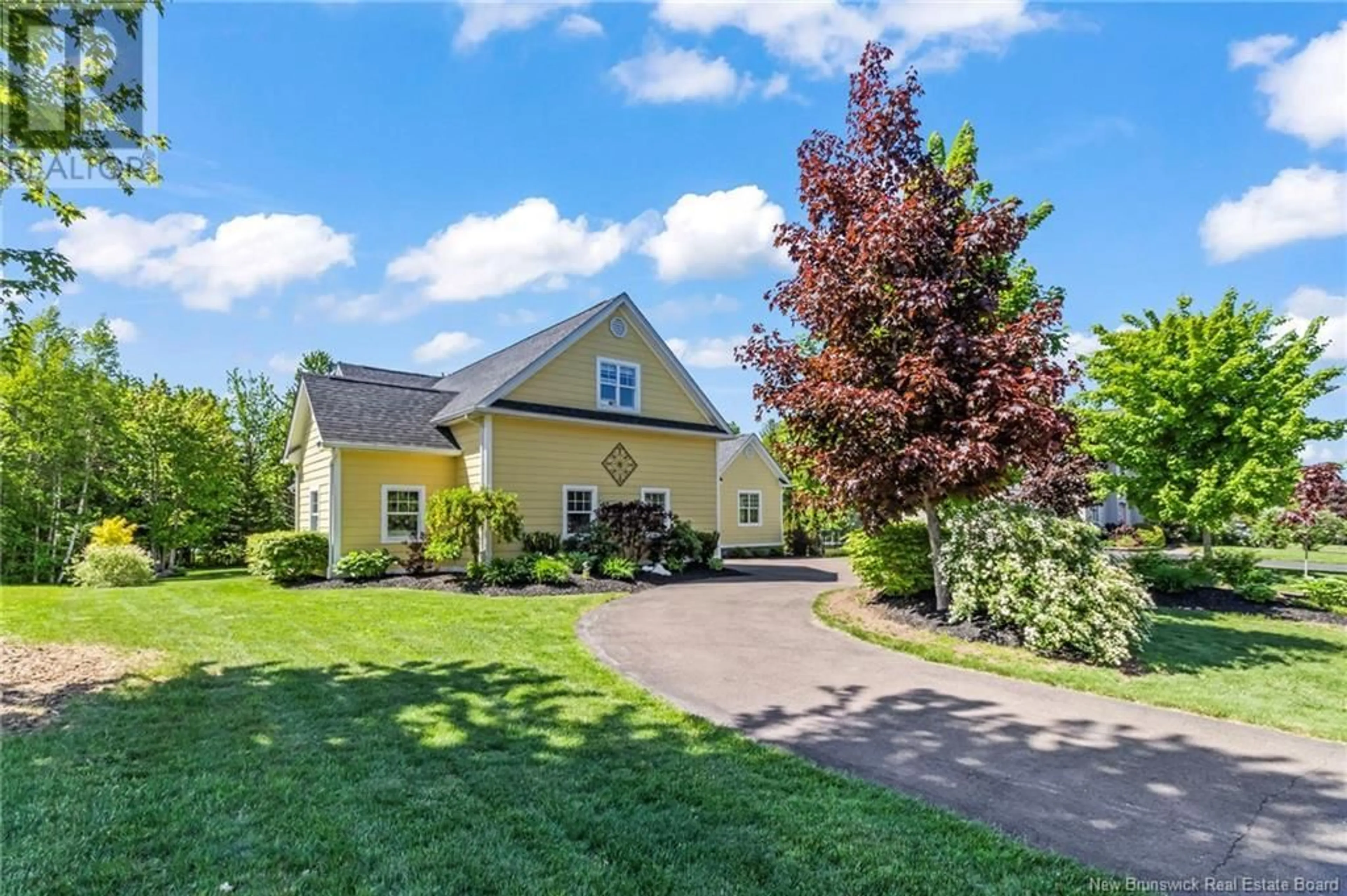 A pic from outside/outdoor area/front of a property/back of a property/a pic from drone, street for 181 MAURICE CRESCENT, Dieppe New Brunswick E1A8R1