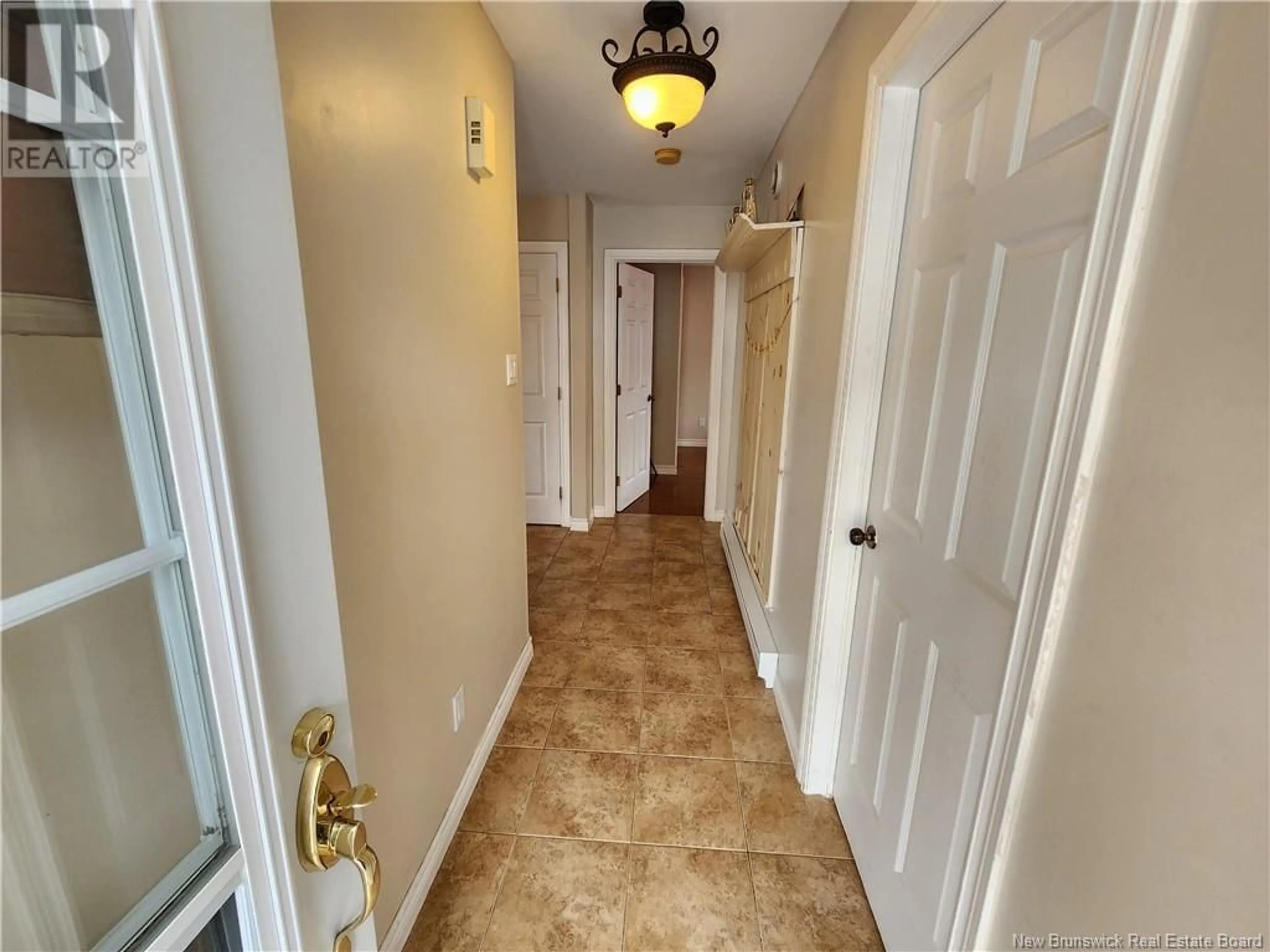 Indoor entryway for 875 ROUSSY, Bathurst New Brunswick E2A4W5