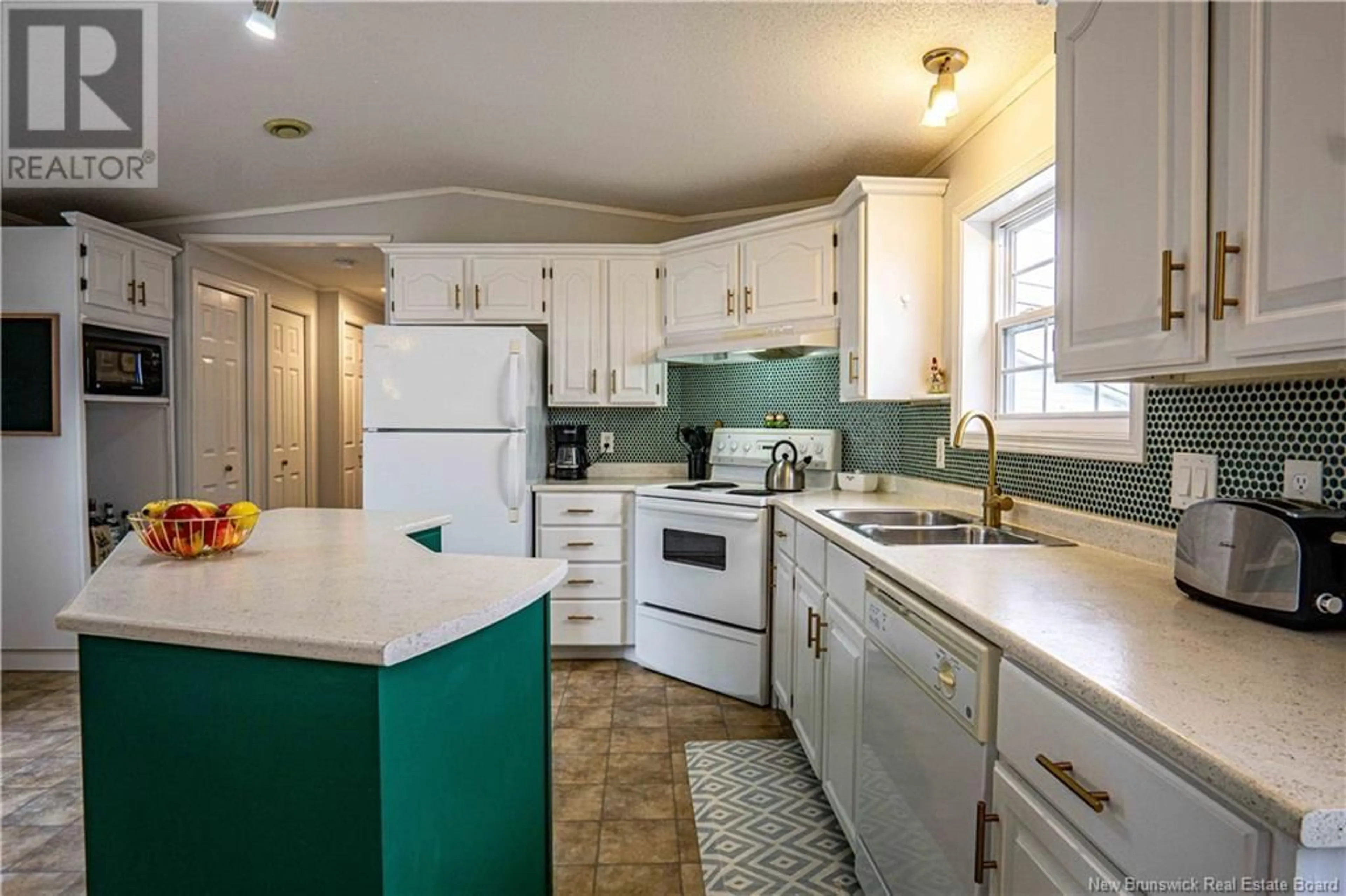 Standard kitchen, ceramic/tile floor for 51 SHERRY'S LANE, Fredericton New Brunswick E3C1L8