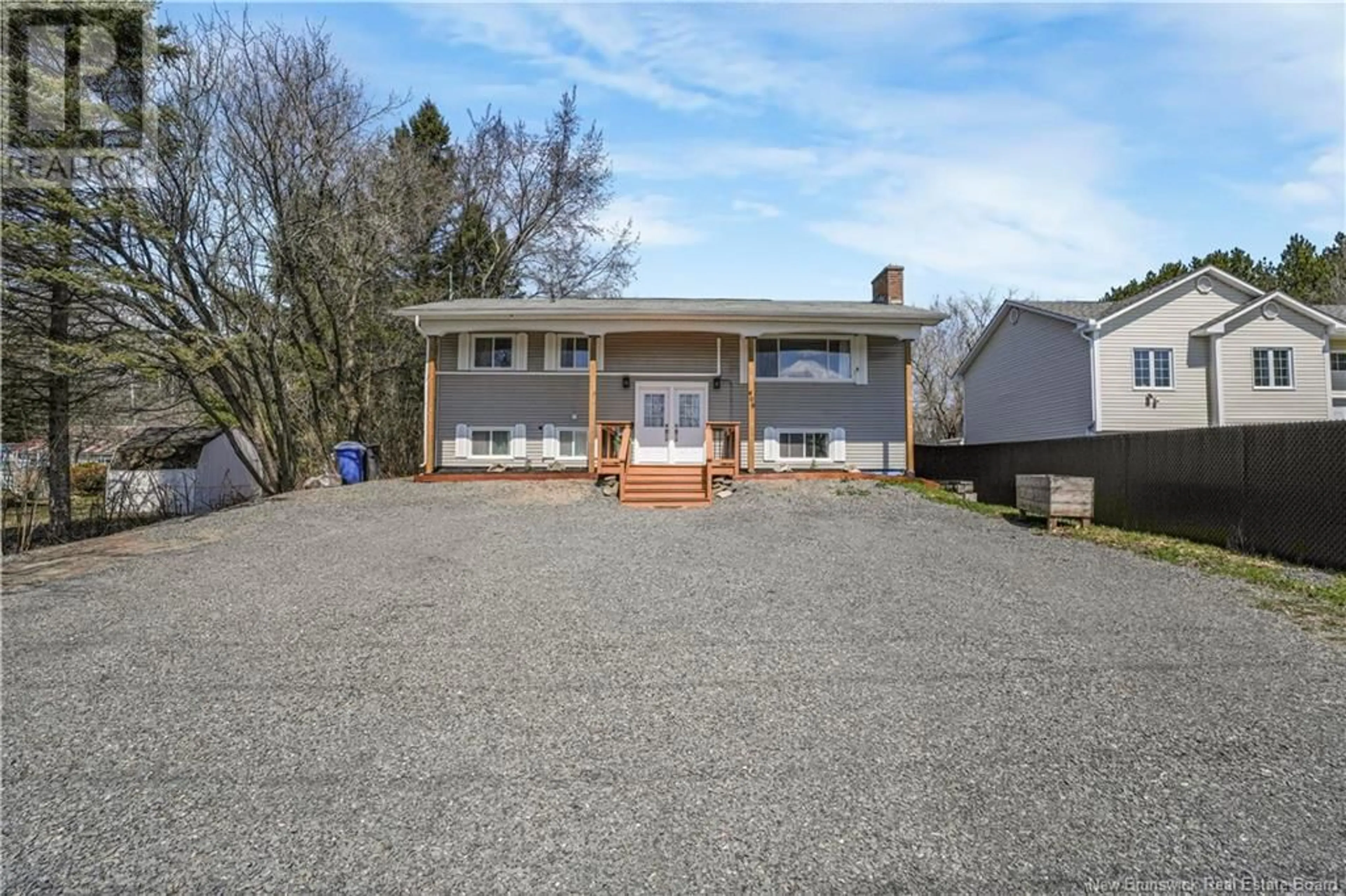 A pic from outside/outdoor area/front of a property/back of a property/a pic from drone, street for 409 CANADA STREET, Fredericton New Brunswick E3A4A5