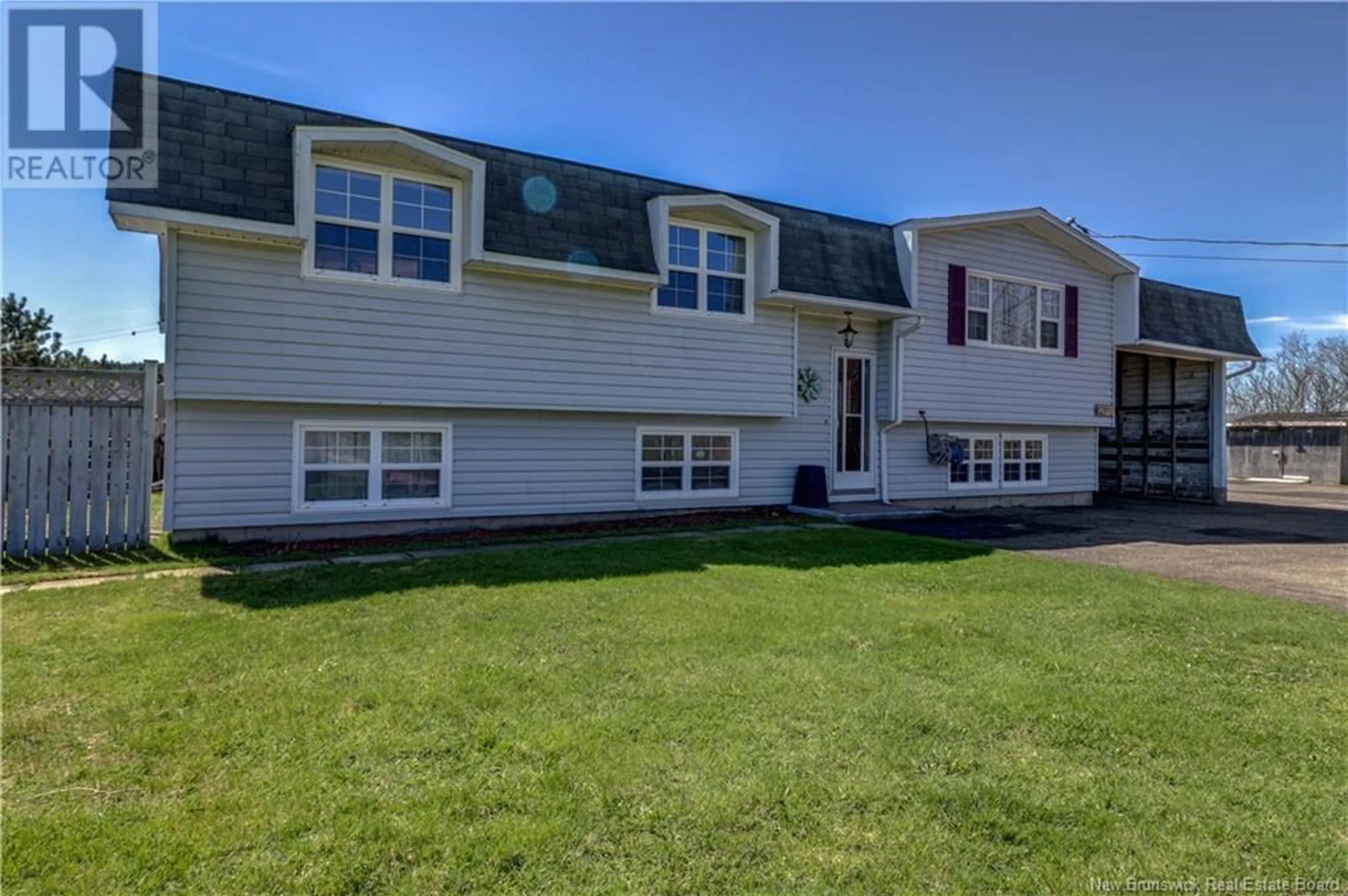 Home with vinyl exterior material, street for 2918 ROUTE 121, Apohaqui New Brunswick E5P3X1