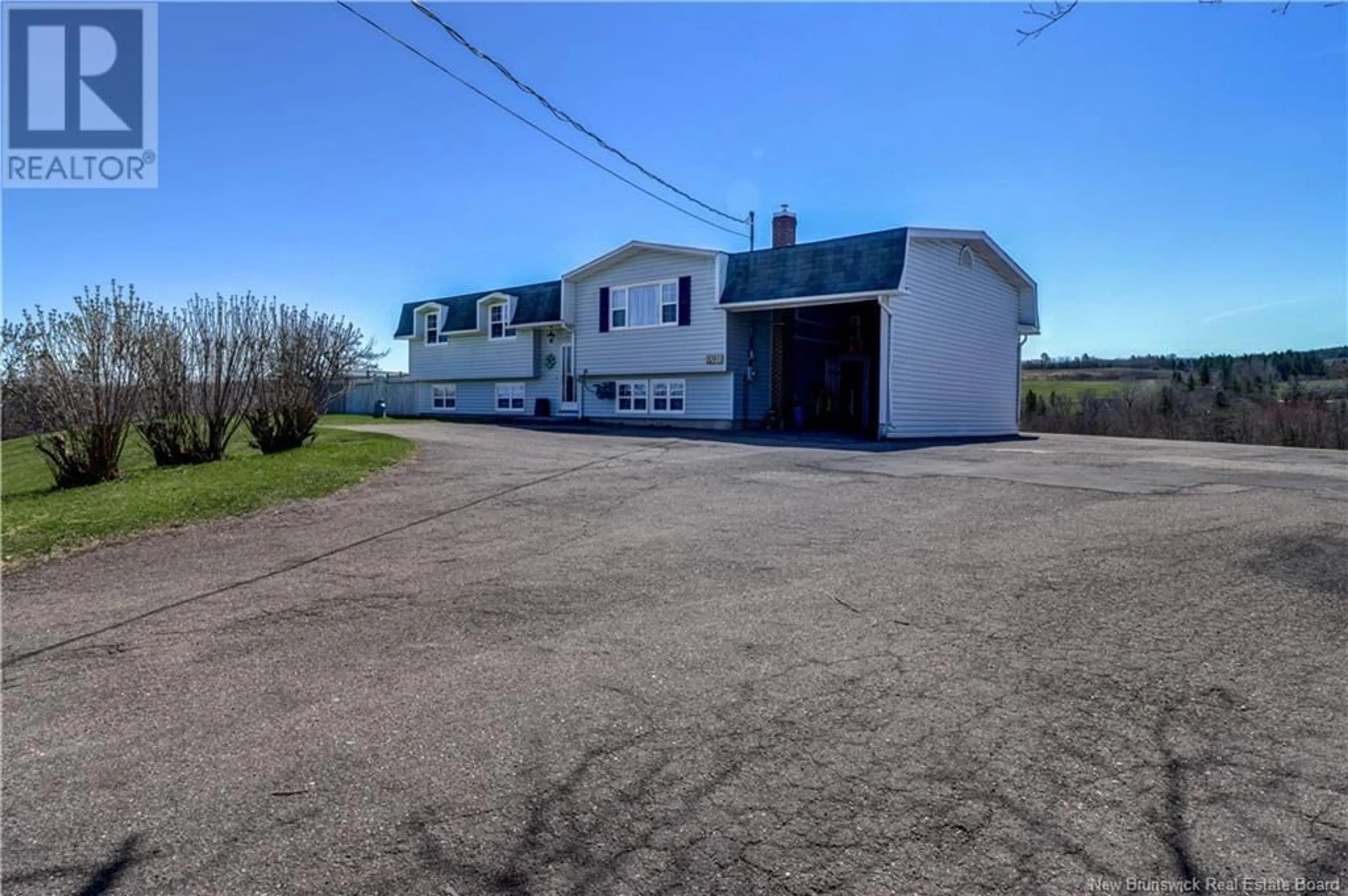 A pic from outside/outdoor area/front of a property/back of a property/a pic from drone, building for 2918 ROUTE 121, Apohaqui New Brunswick E5P3X1