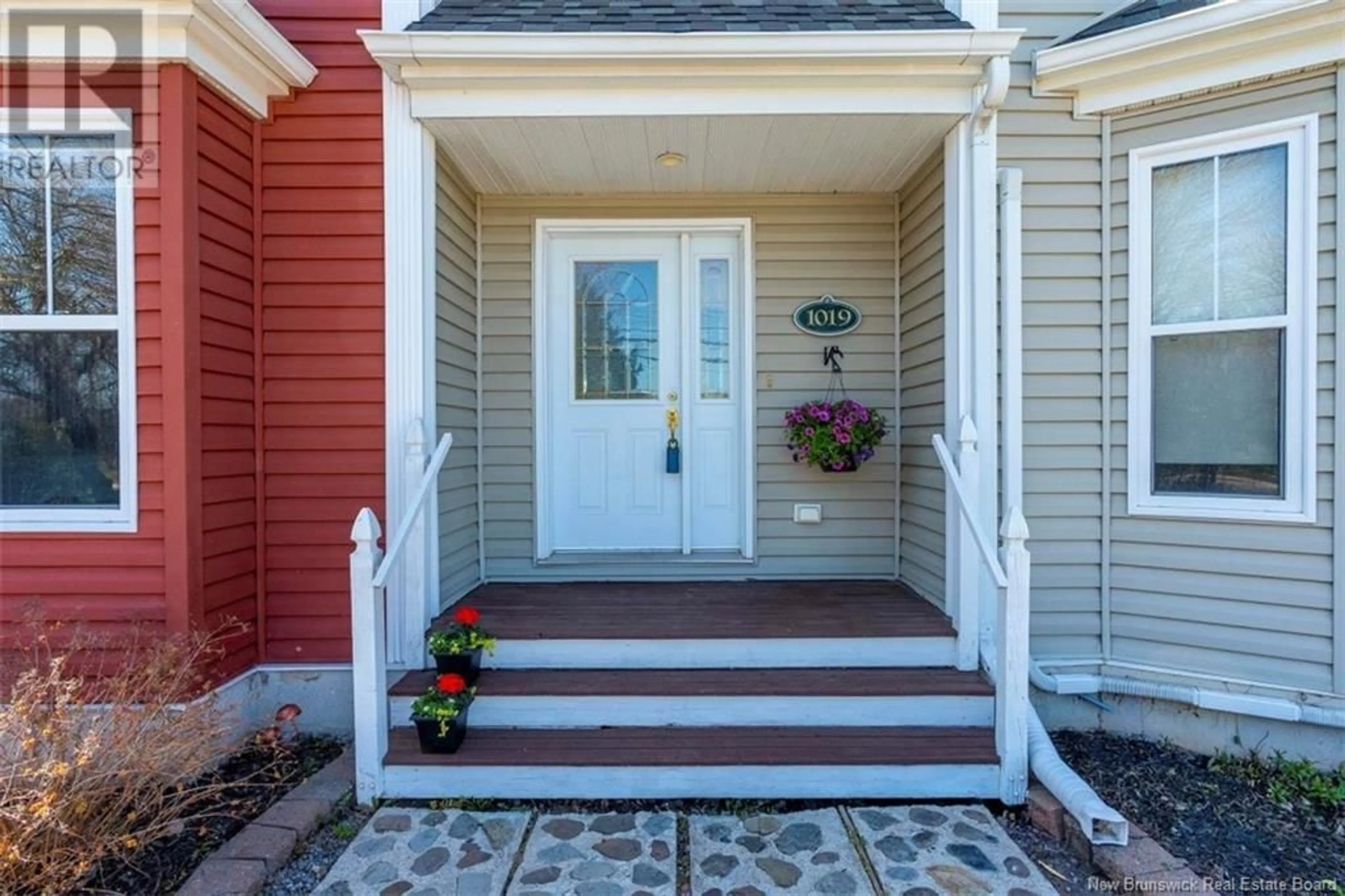 Indoor entryway for 1019 SHEDIAC ROAD, Moncton New Brunswick E1A7B6