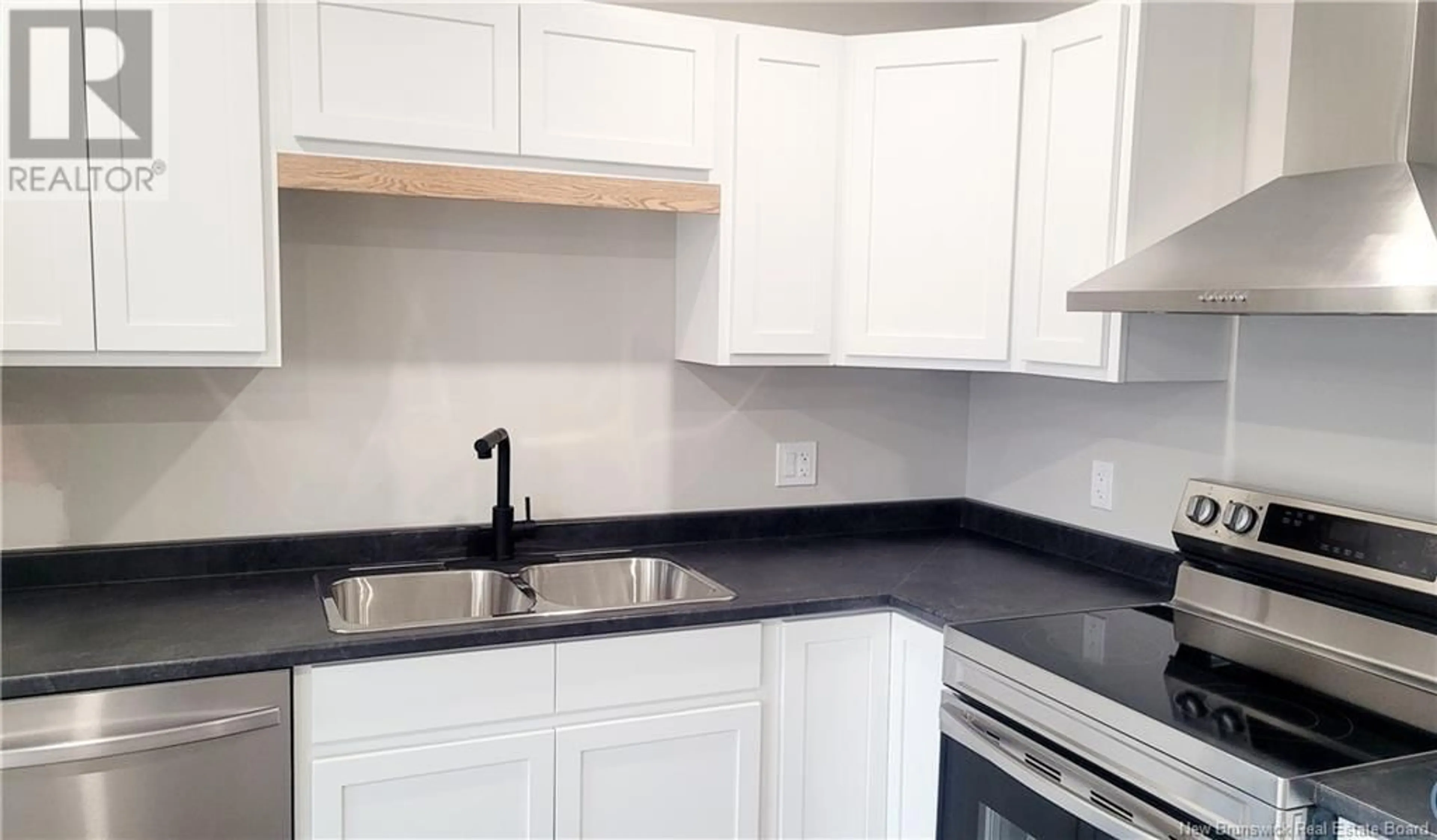 Standard kitchen, ceramic/tile floor for 142 ARLINGTON CRESCENT, Saint John New Brunswick E2K0G4