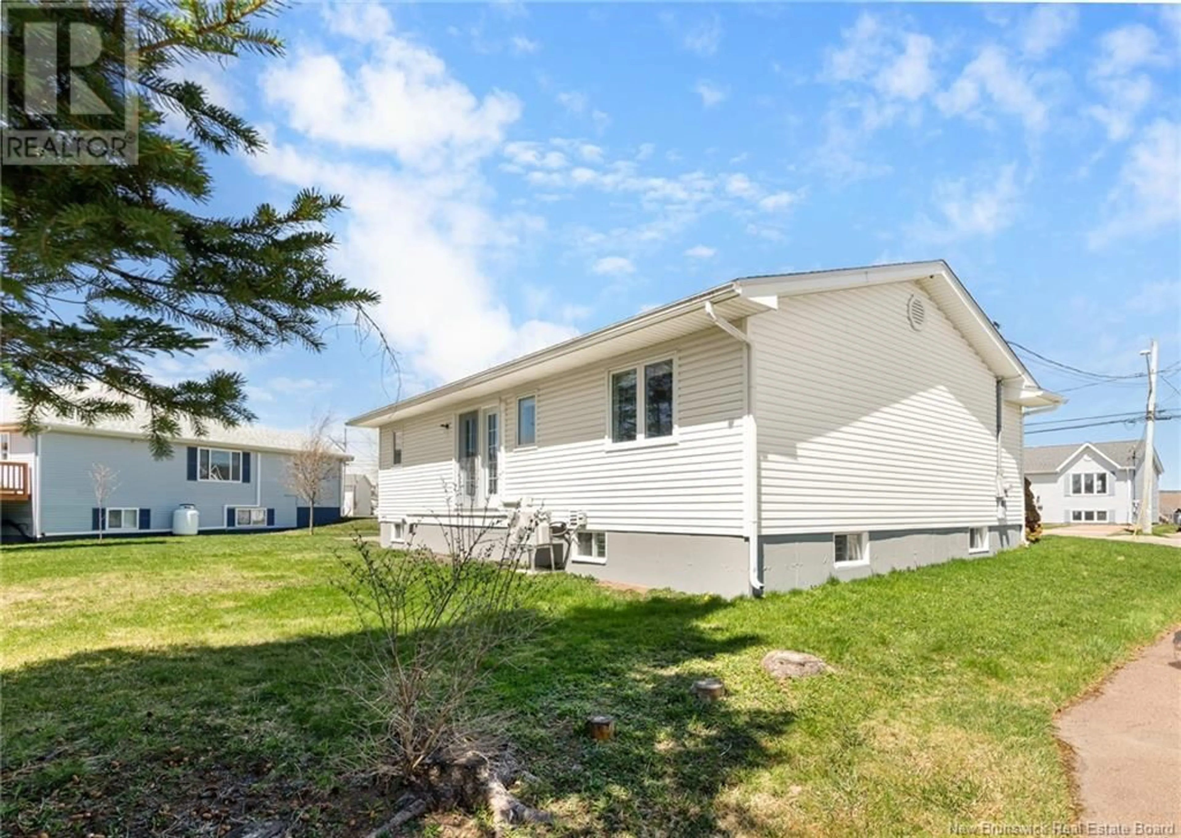 Home with vinyl exterior material, unknown for 48 GALBRAITH CRESCENT, Moncton New Brunswick E1G2G4