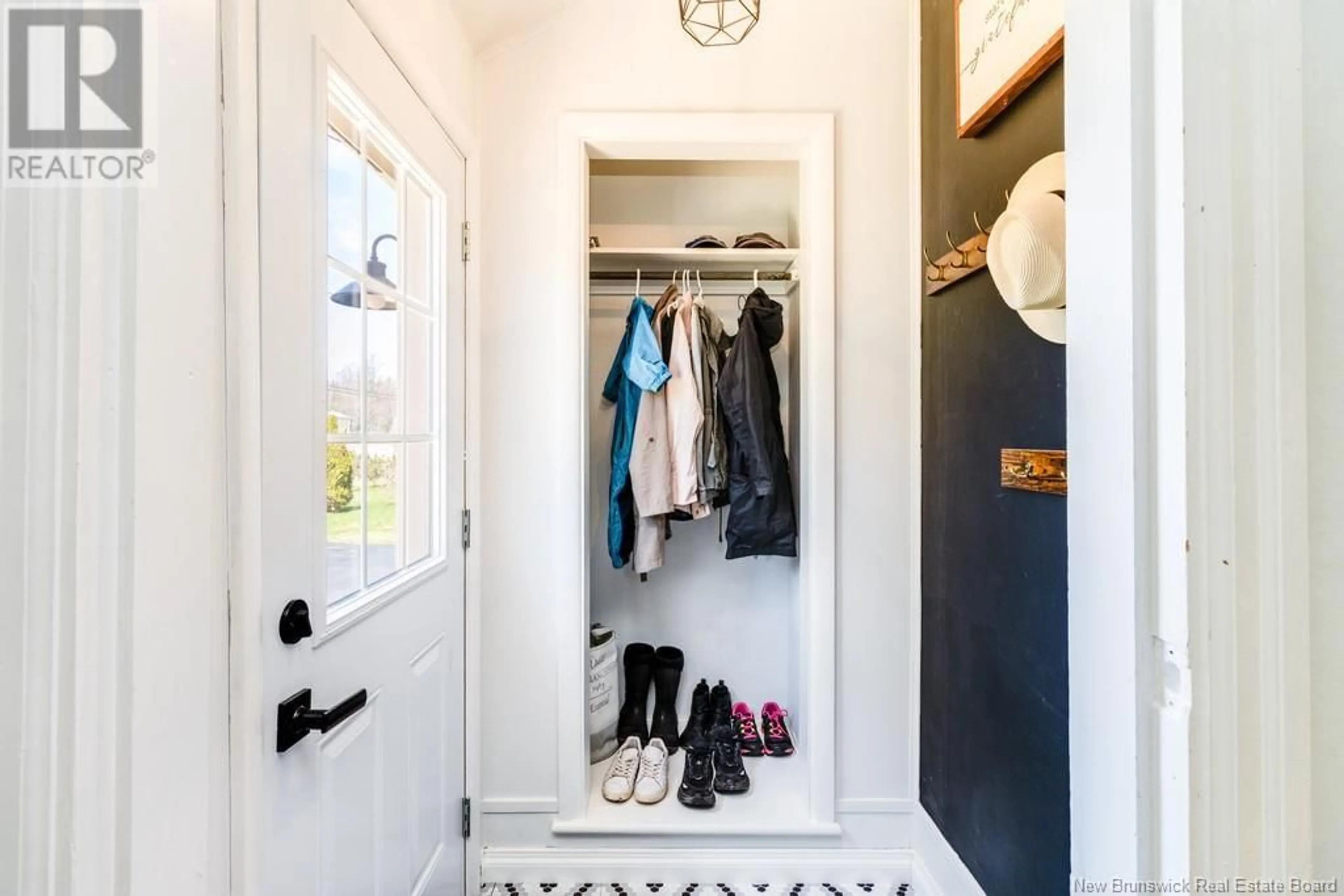 Indoor entryway for 471 BROAD ROAD, Geary New Brunswick E2V3W1