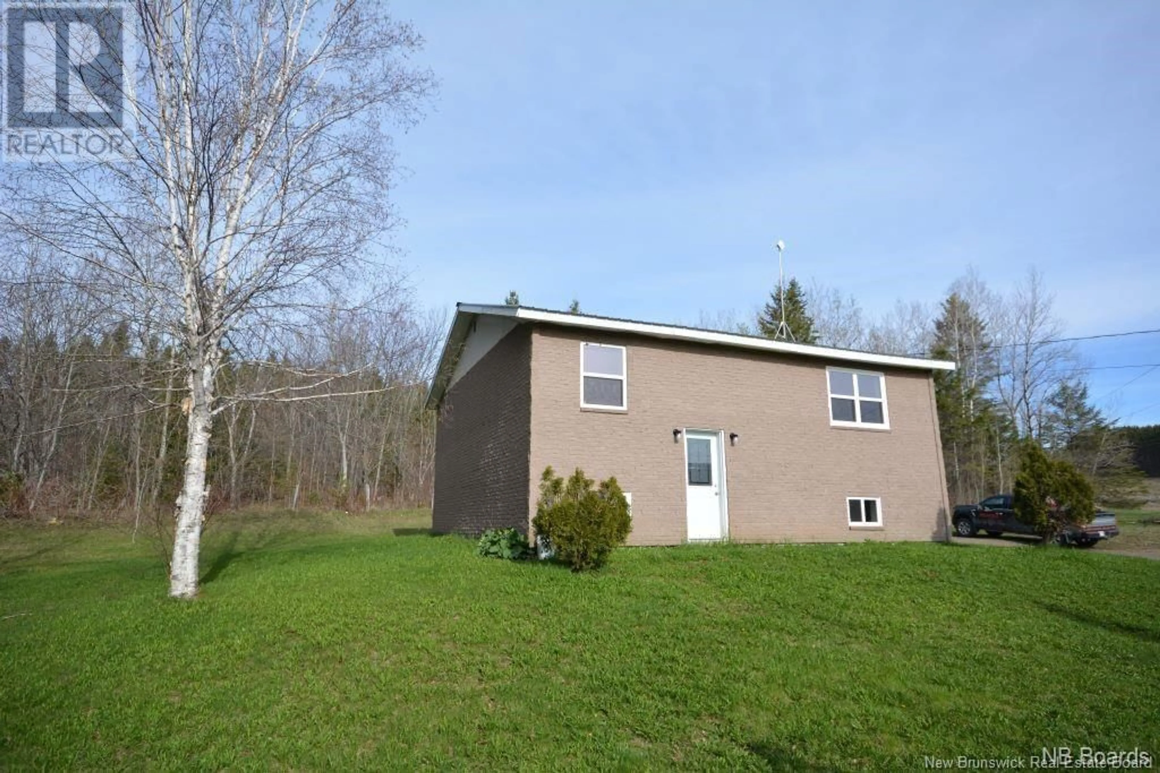 Home with vinyl exterior material, unknown for 23 580 ROUTE, Windsor New Brunswick E7L4M3
