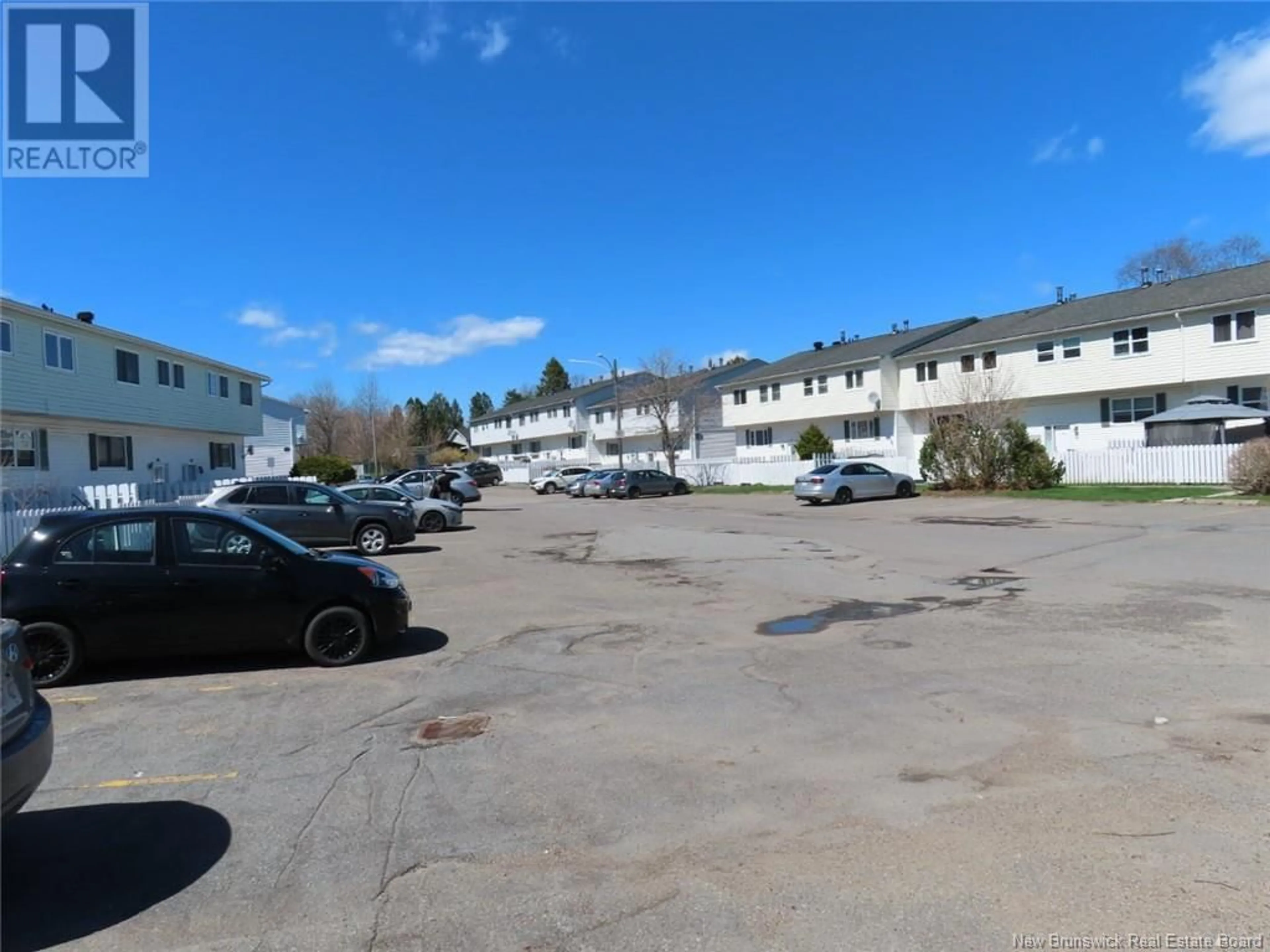 Parking for 404 TARTAN STREET, Saint John New Brunswick E2K2R7