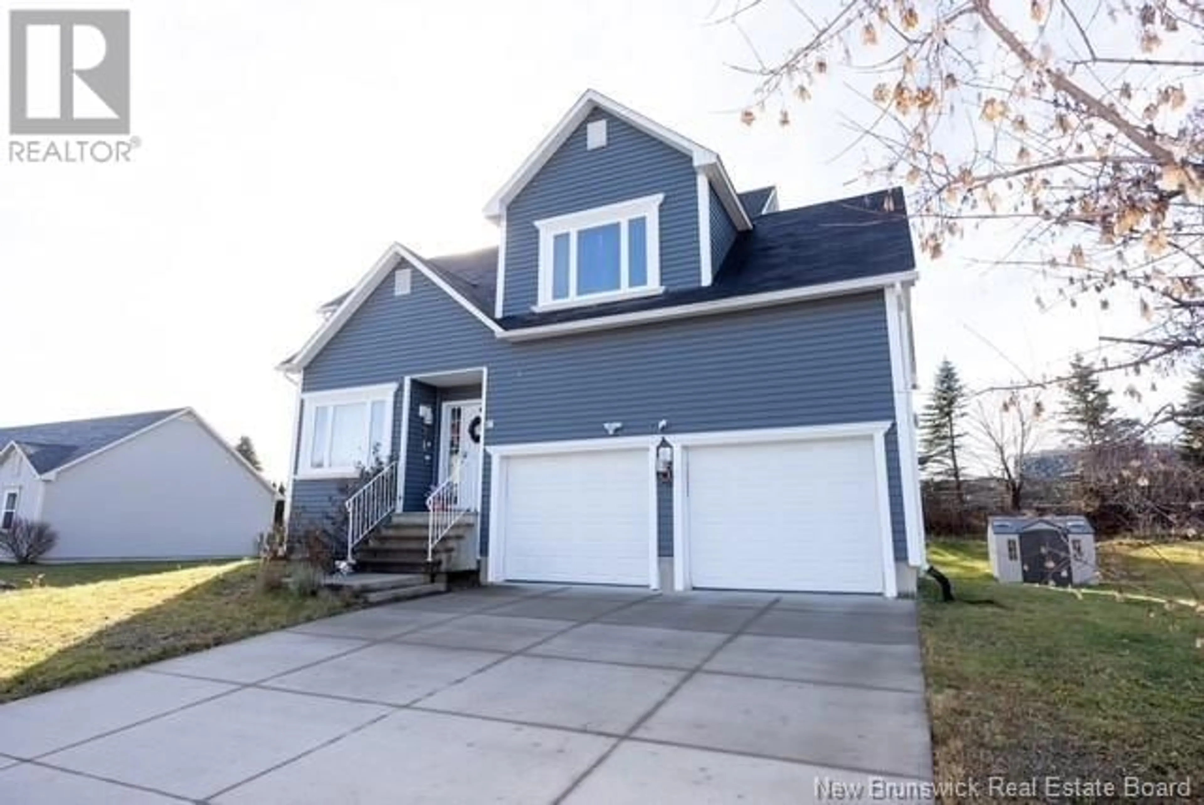 Home with vinyl exterior material, street for 16 HOWE CRESCENT, Oromocto New Brunswick E2V4M5
