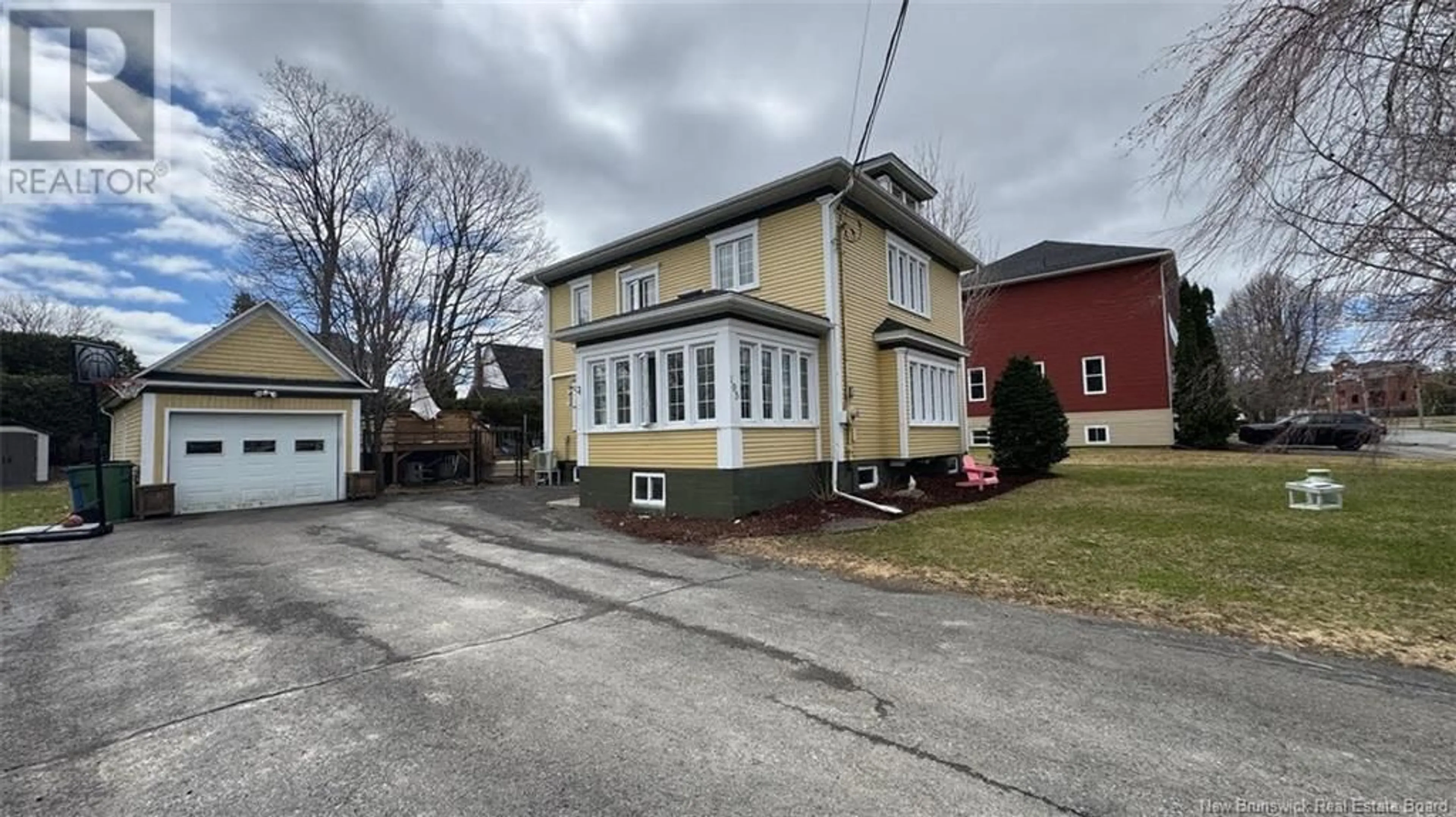 A pic from outside/outdoor area/front of a property/back of a property/a pic from drone, street for 195 SHERIFF STREET, Grand-Sault/Grand Falls New Brunswick E3Z2Z8