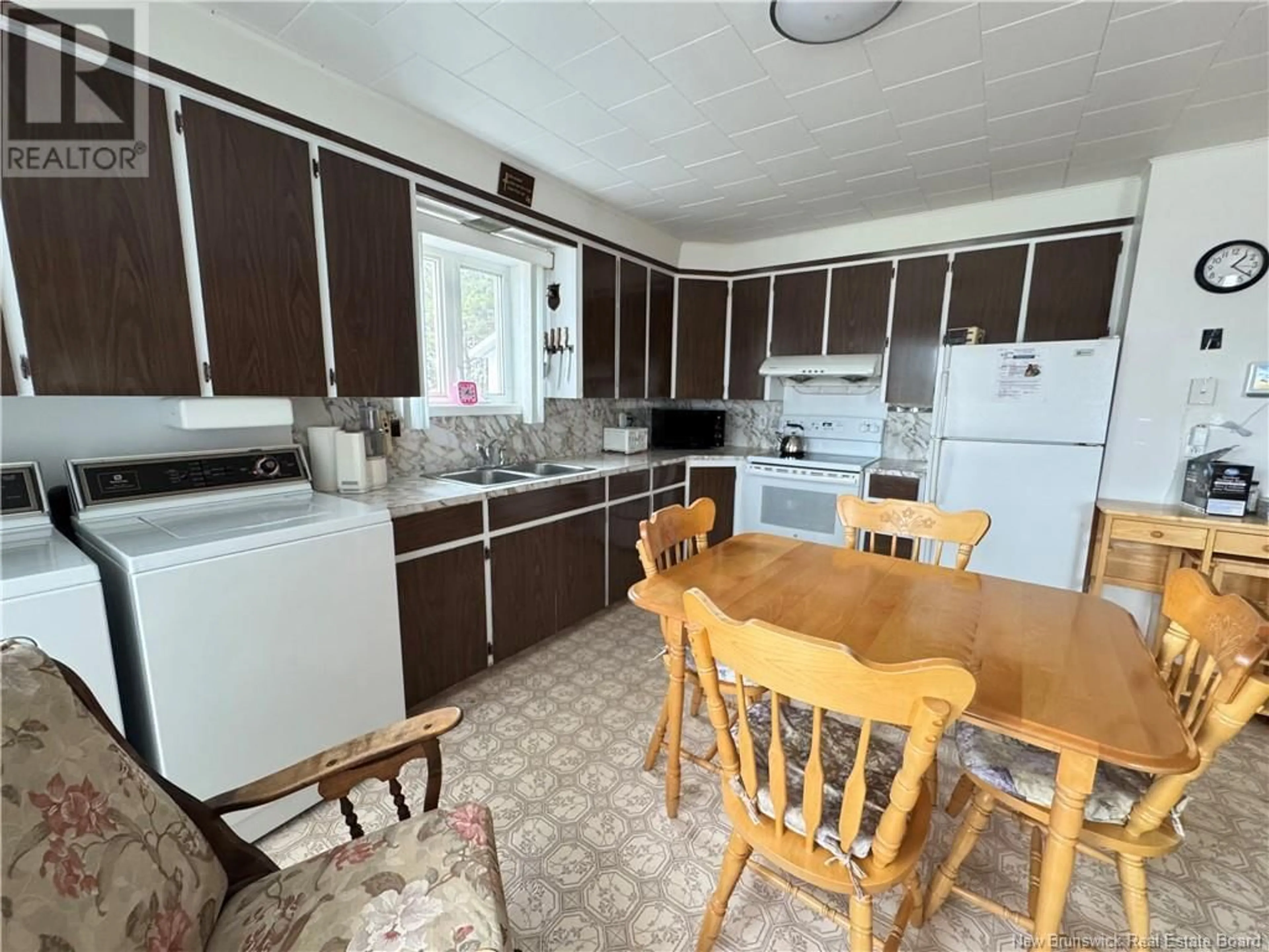 Standard kitchen, unknown for 5870 17 ROUTE, Saint-Quentin New Brunswick E8A2J1