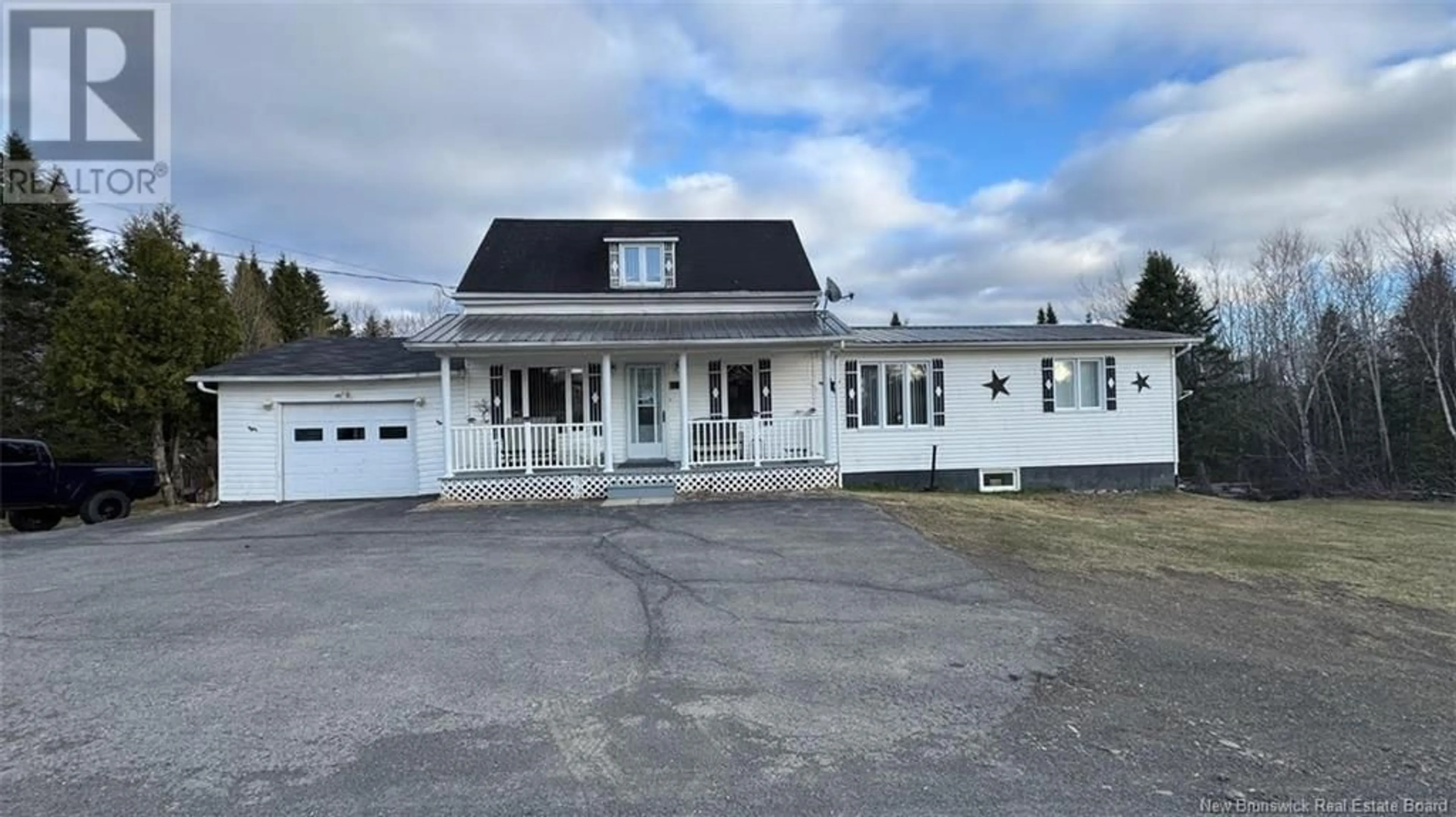 Home with vinyl exterior material, building for 995 MARTIN ROAD, Sainte-Anne-De-Madawaska New Brunswick E7E1P8