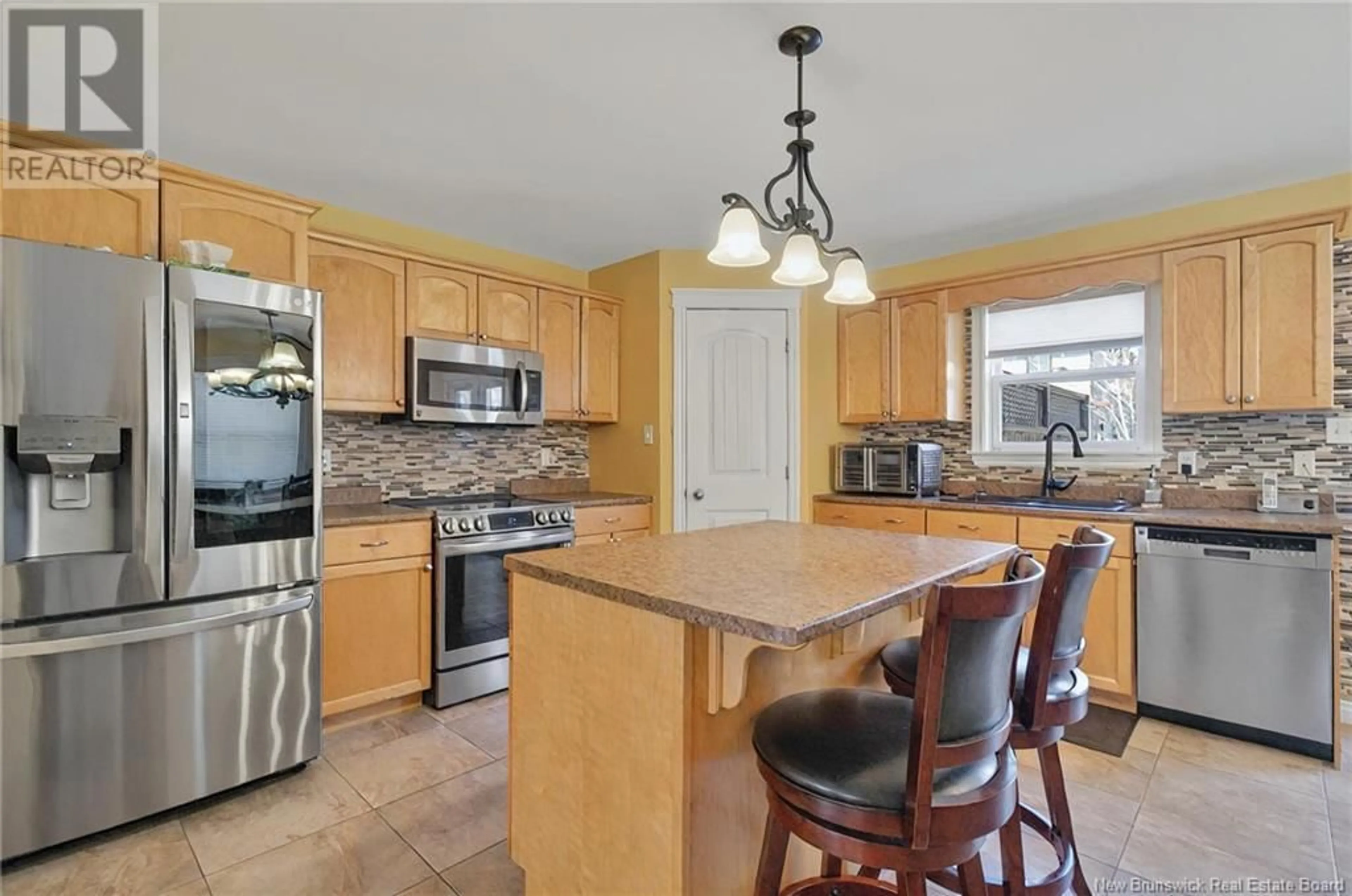 Open concept kitchen, ceramic/tile floor for 464 EVERGREEN DRIVE, Moncton New Brunswick E1G0B3