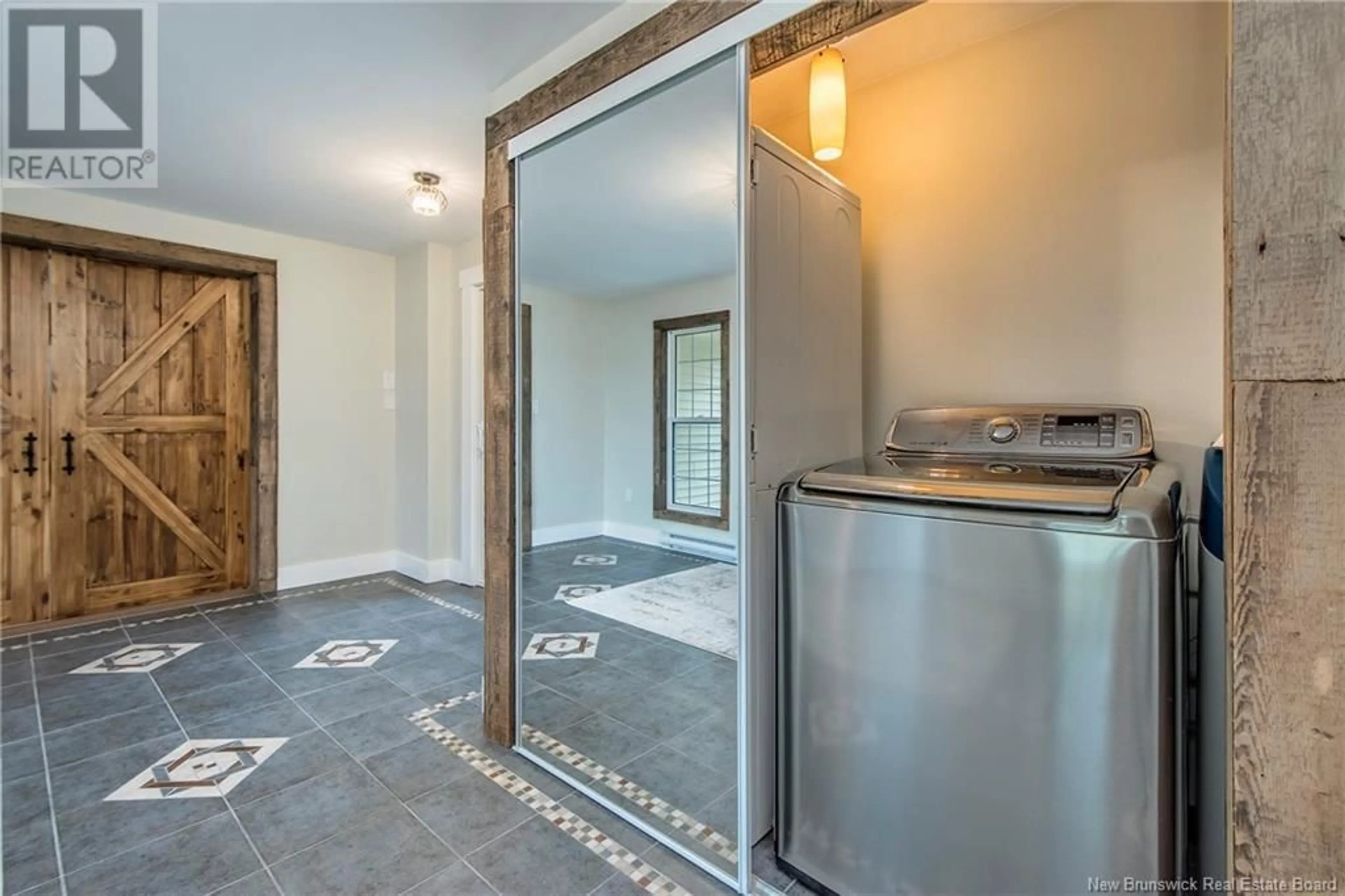 Indoor entryway for 76 HOLLAND ROAD, Seeleys Cove New Brunswick E5H2G4