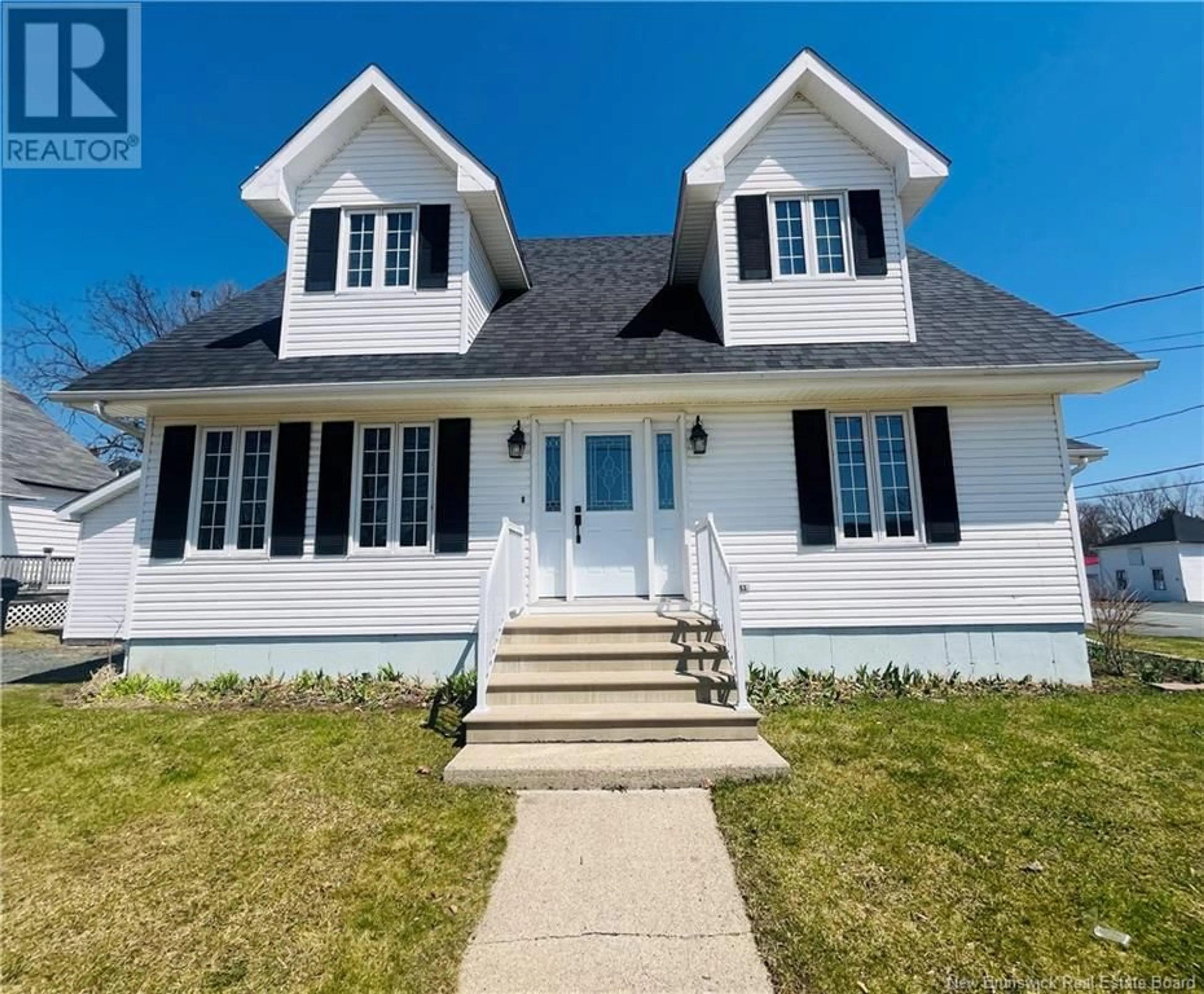 Home with vinyl exterior material, street for 352 JANE STREET, Miramichi New Brunswick E1V2T9