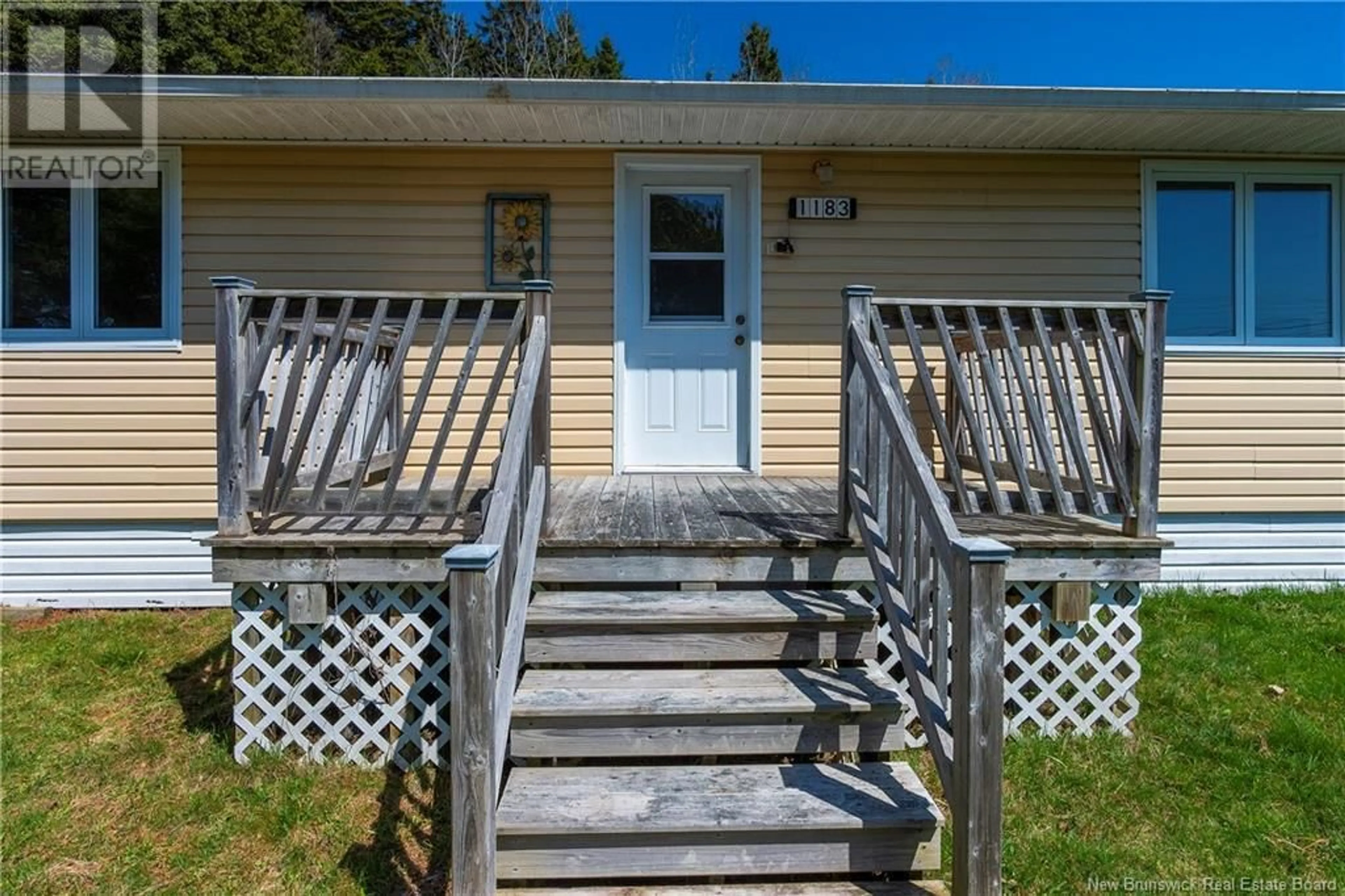 Home with vinyl exterior material, unknown for 1183 ROYAL ROAD, Memramcook New Brunswick E4K1Y3
