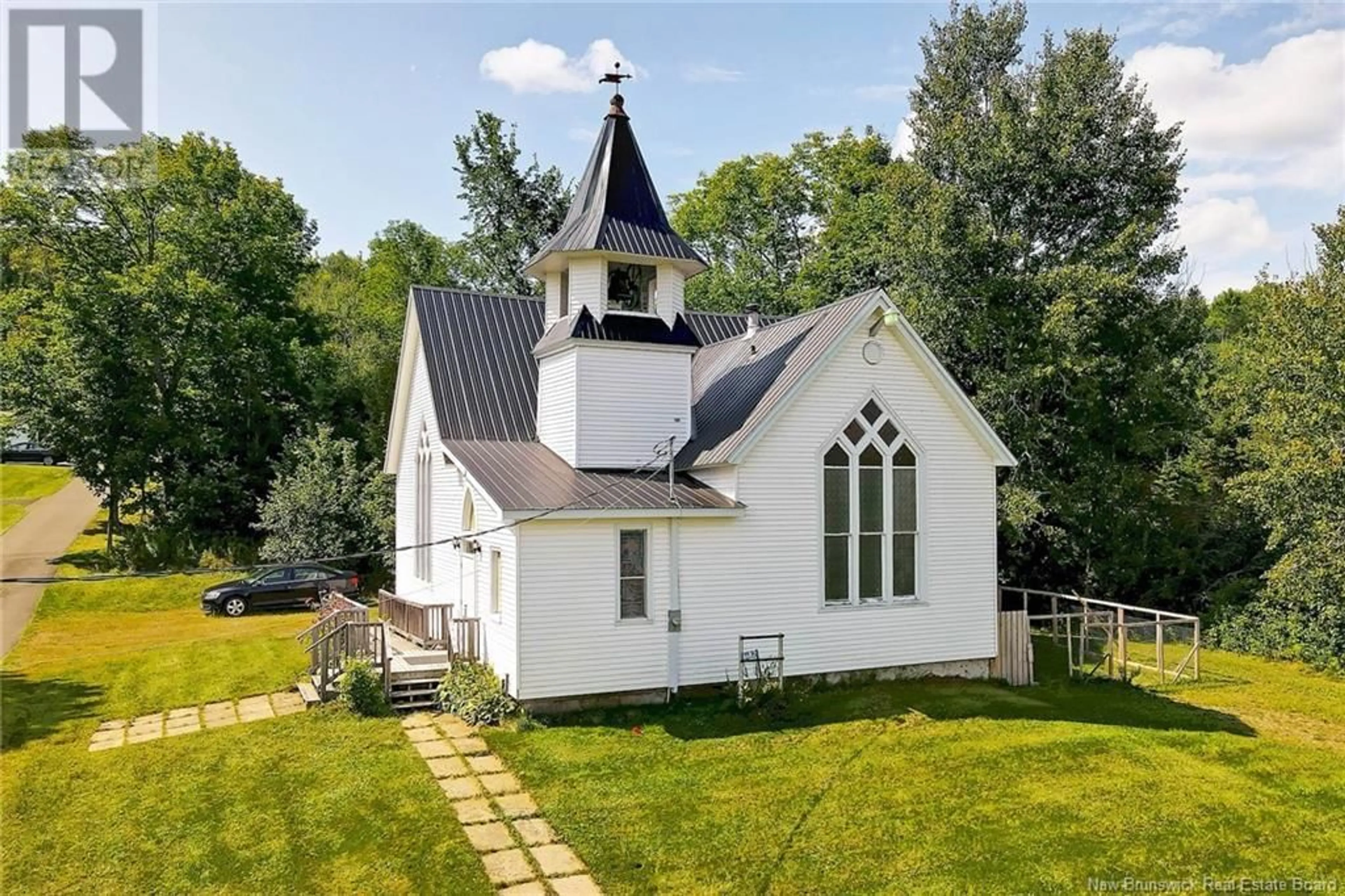 A pic from outside/outdoor area/front of a property/back of a property/a pic from drone, building for 6682 ROUTE 102, Prince William New Brunswick E6K3T7