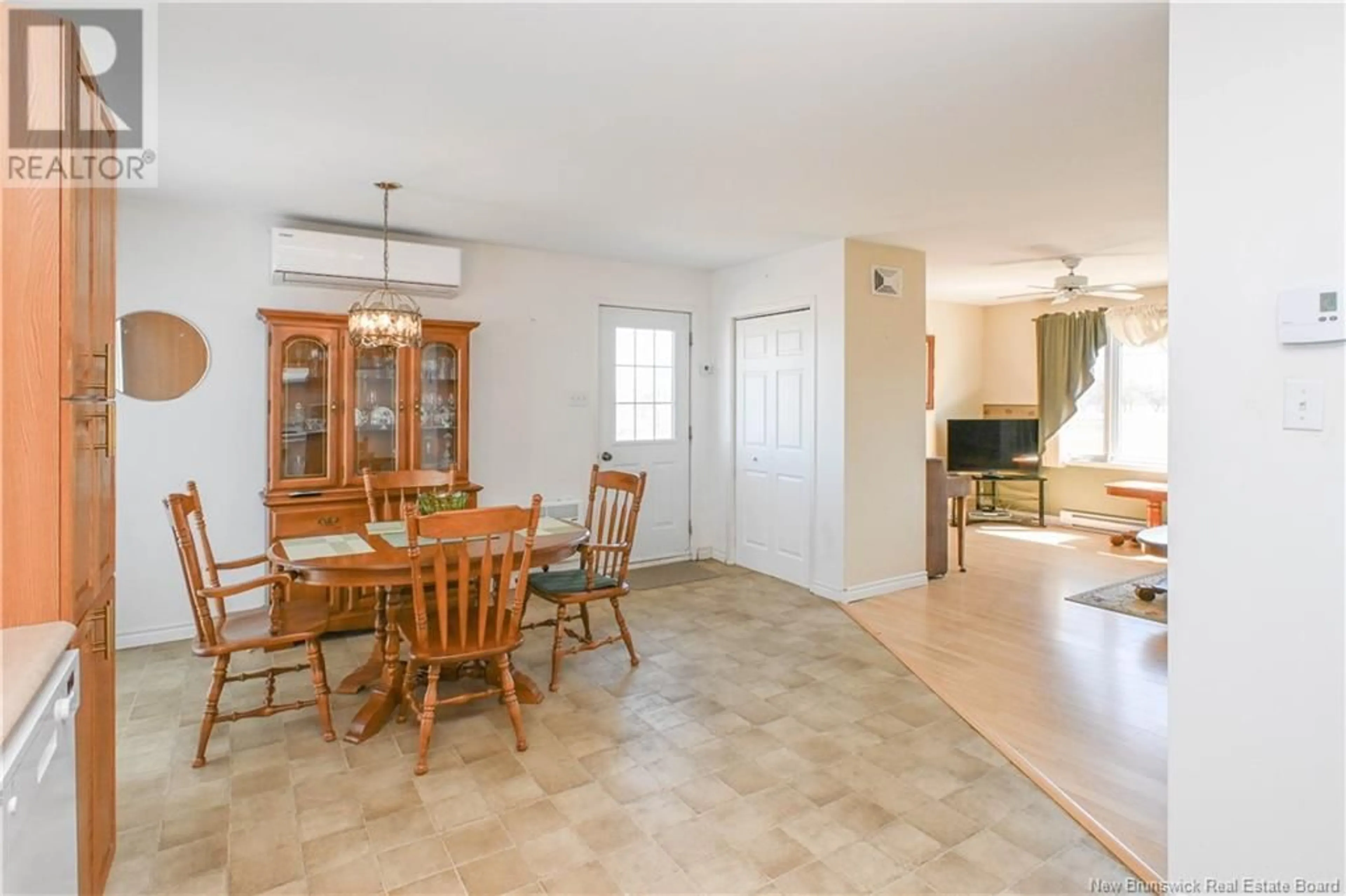 Dining room, ceramic/tile floor for 359 RUE DE L'LE STREET, Caraquet New Brunswick E1W1B5
