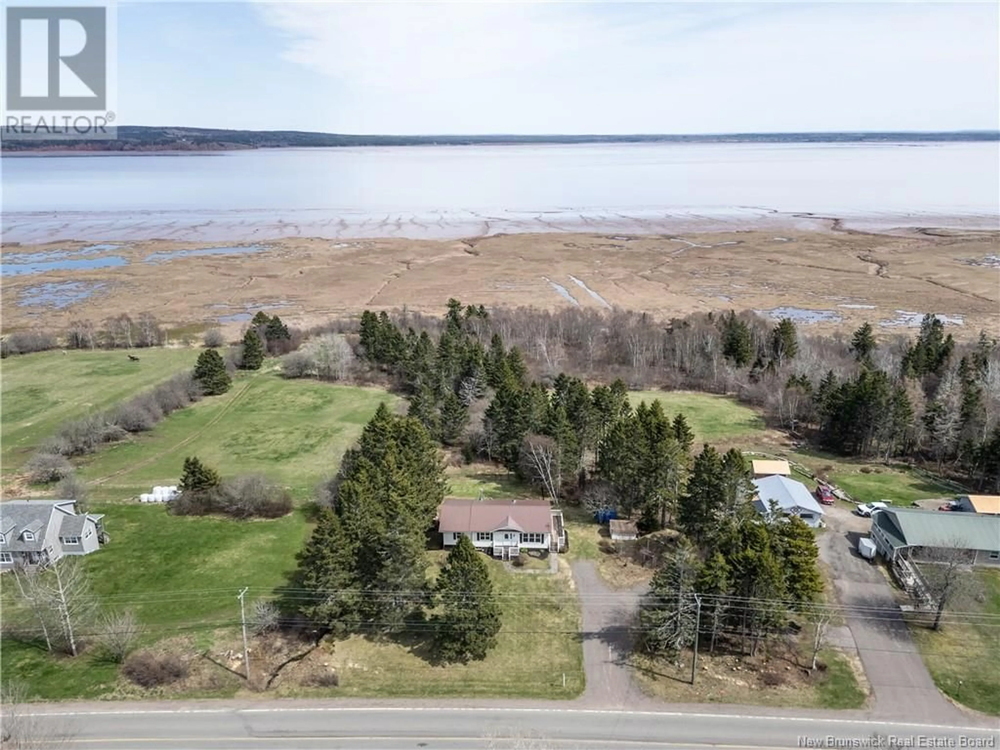 A pic from outside/outdoor area/front of a property/back of a property/a pic from drone, water/lake/river/ocean view for 4071 ROUTE 114, Hopewell Cape New Brunswick E4H3J3