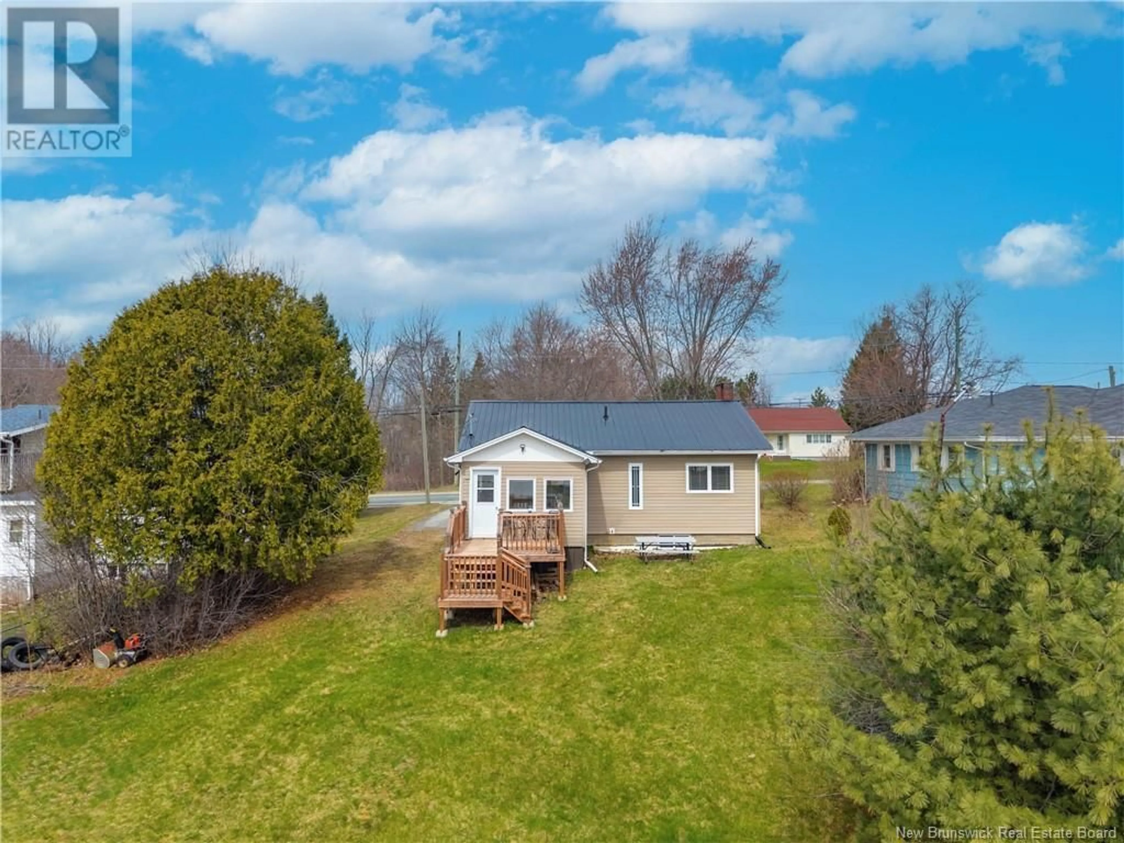 A pic from outside/outdoor area/front of a property/back of a property/a pic from drone, water/lake/river/ocean view for 302 KING GEORGE HWY, Miramichi New Brunswick E1V1K9