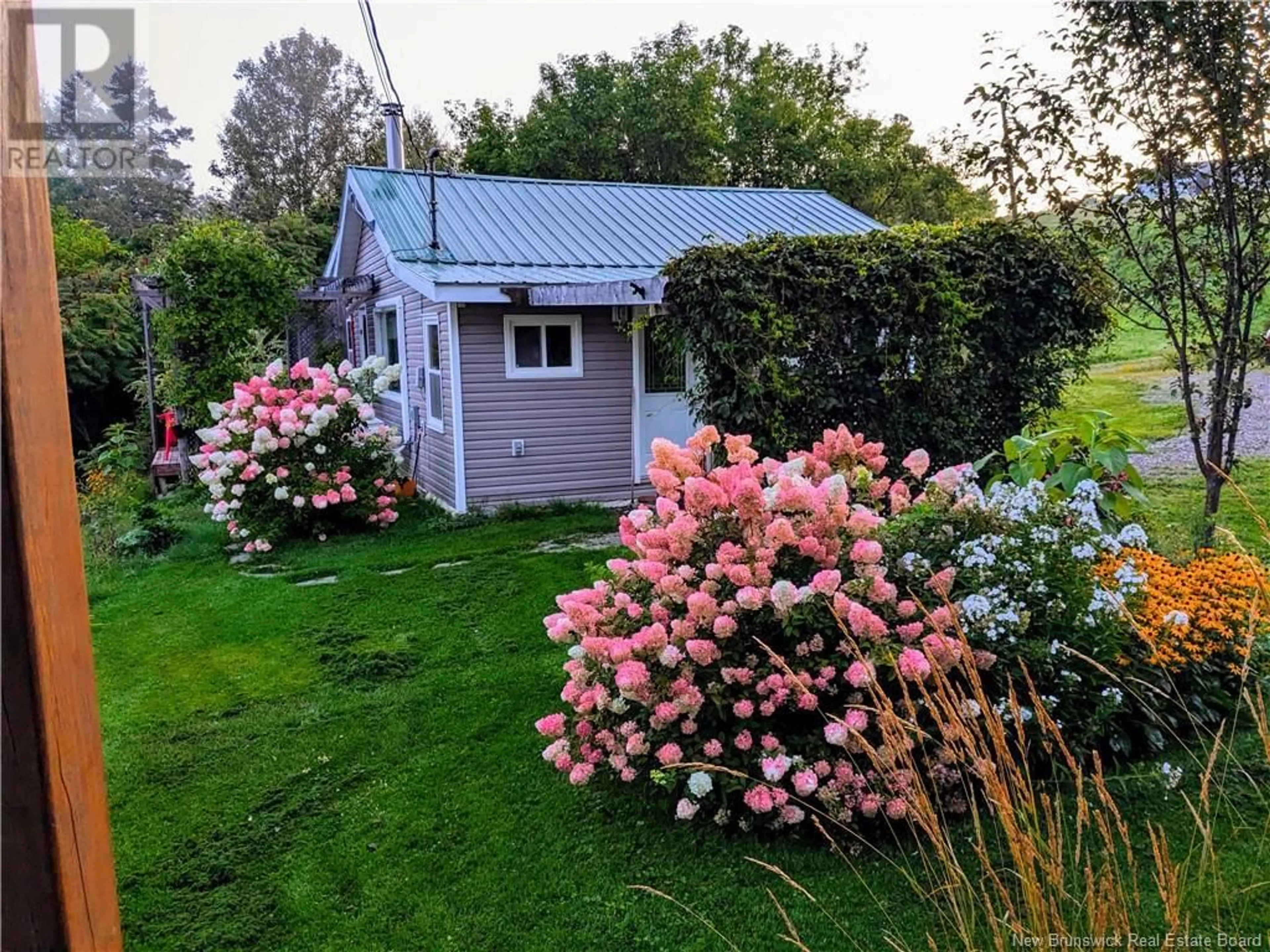 Shed for 8 KINNEY HILL LANE, Carlow New Brunswick E7L2P4