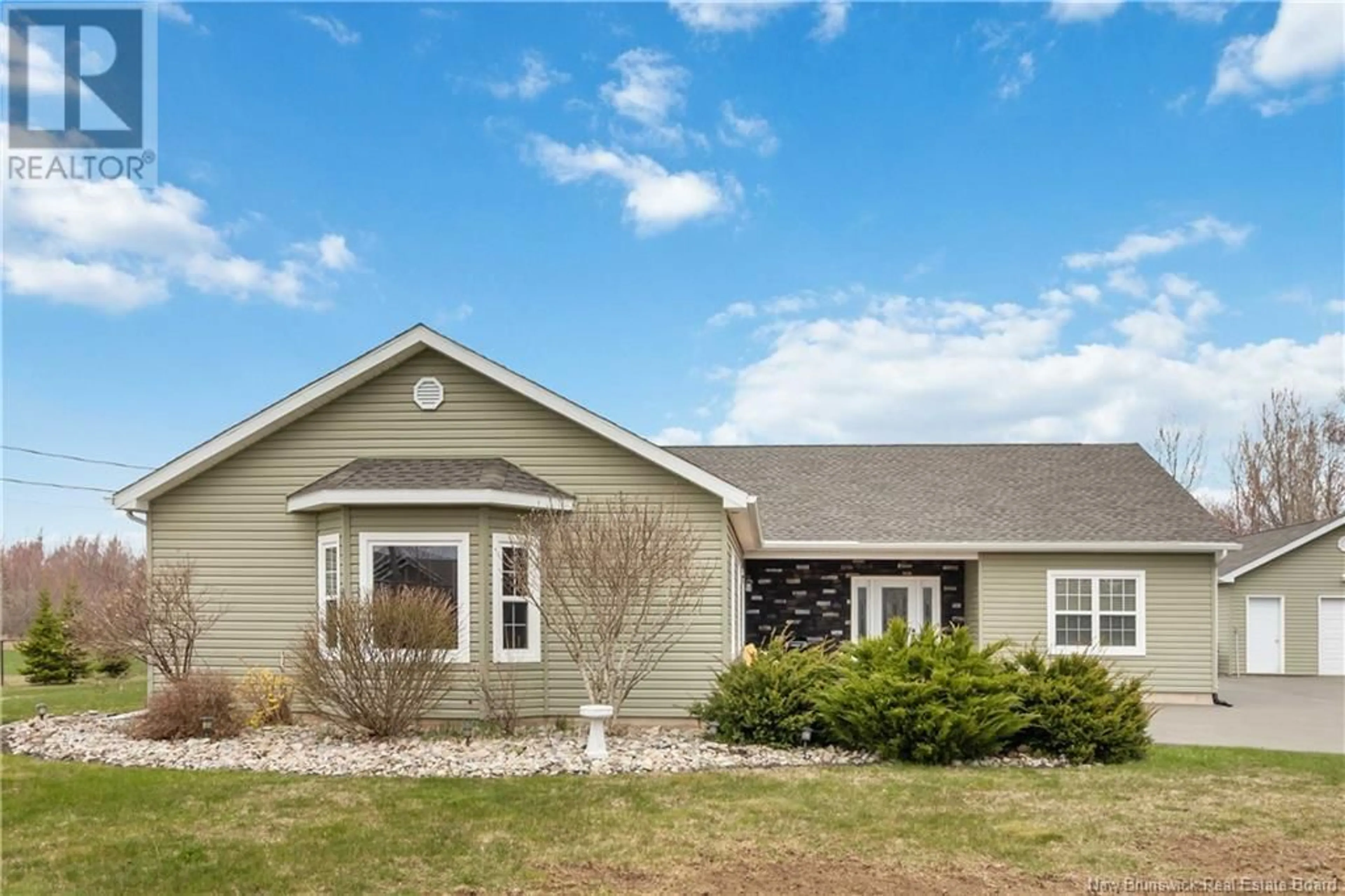 Home with vinyl exterior material, unknown for 45 OLD MILL ROAD, Shediac Cape New Brunswick E4P3C4