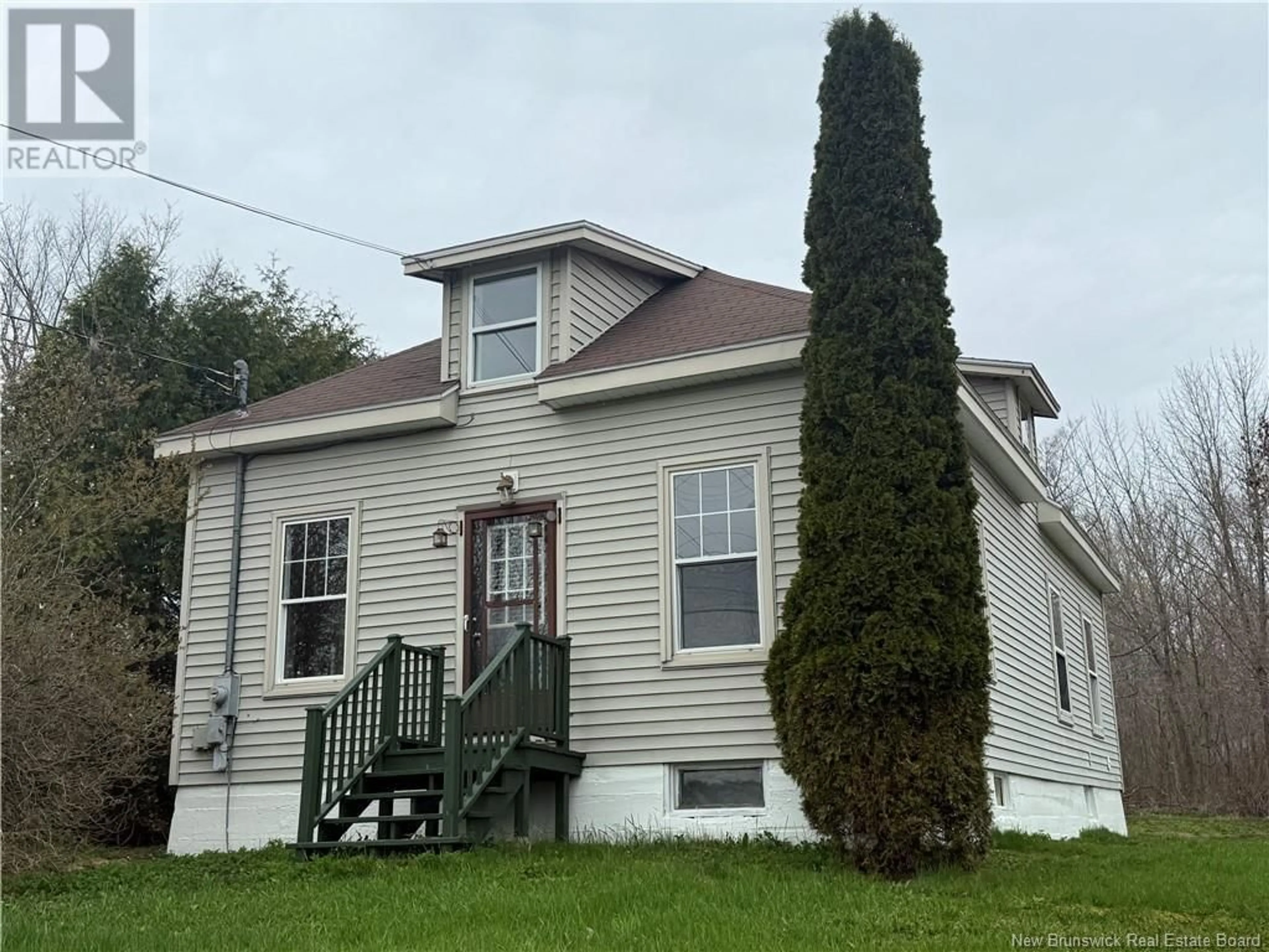 Home with vinyl exterior material, building for 373 MILLTOWN BOULEVARD, St. Stephen New Brunswick E3L1J3
