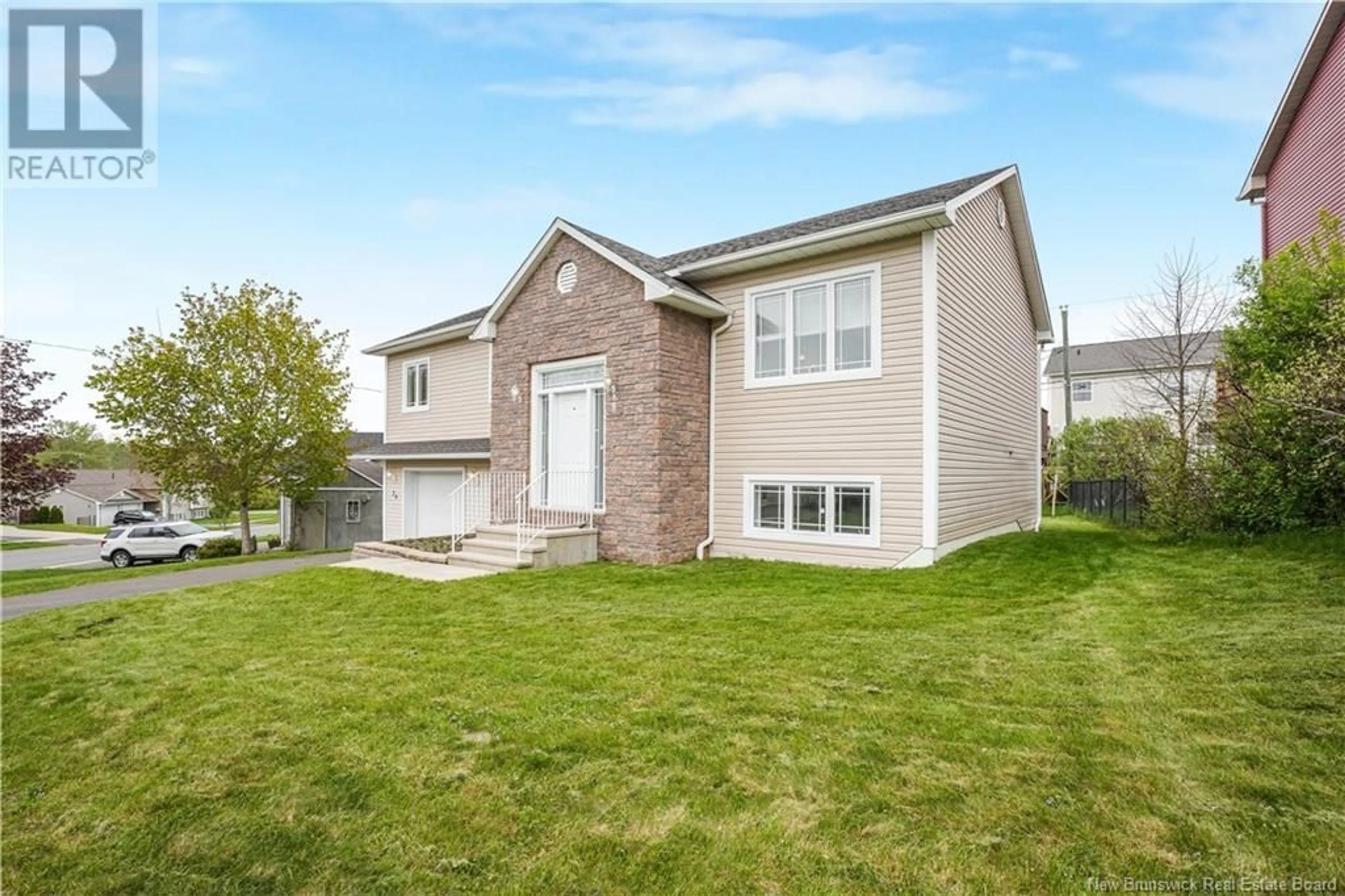 Home with vinyl exterior material, street for 29 BENJAMIN DRIVE, Fredericton New Brunswick E3J9X1