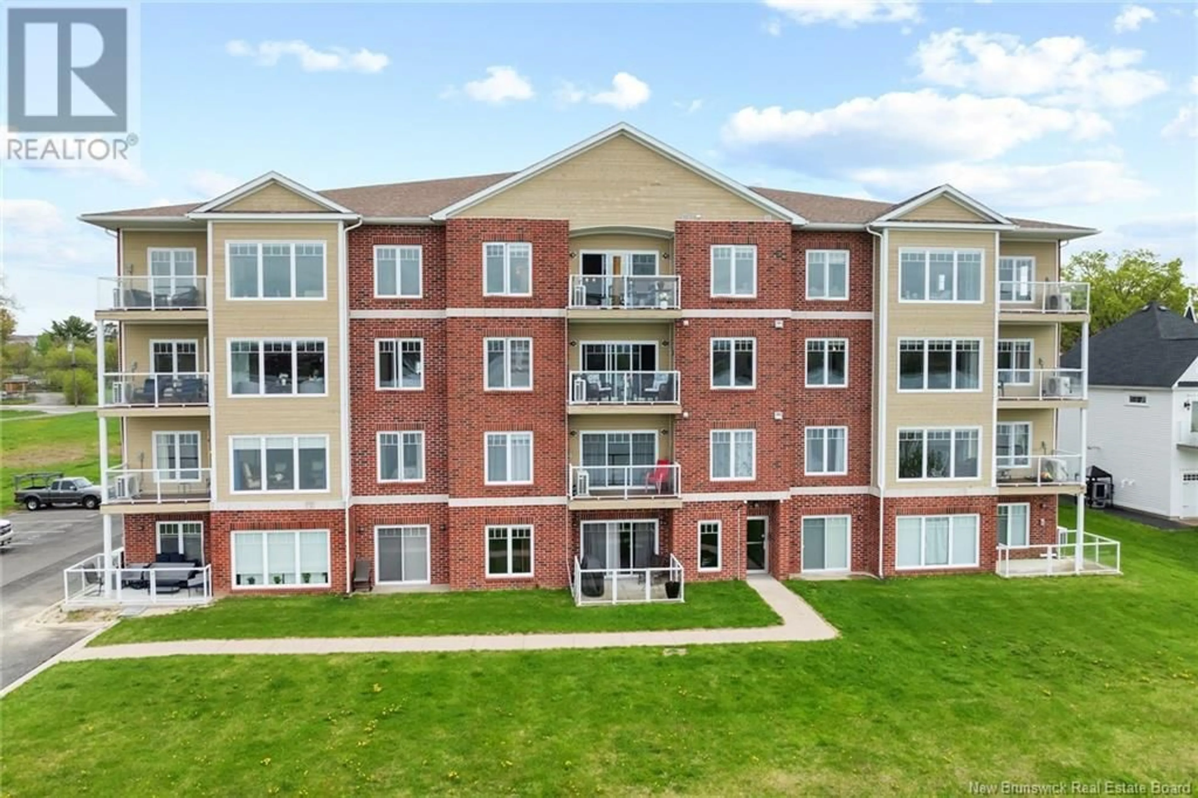 A pic from outside/outdoor area/front of a property/back of a property/a pic from drone, building for 303 - 700 UNION STREET, Fredericton New Brunswick E3A3N7