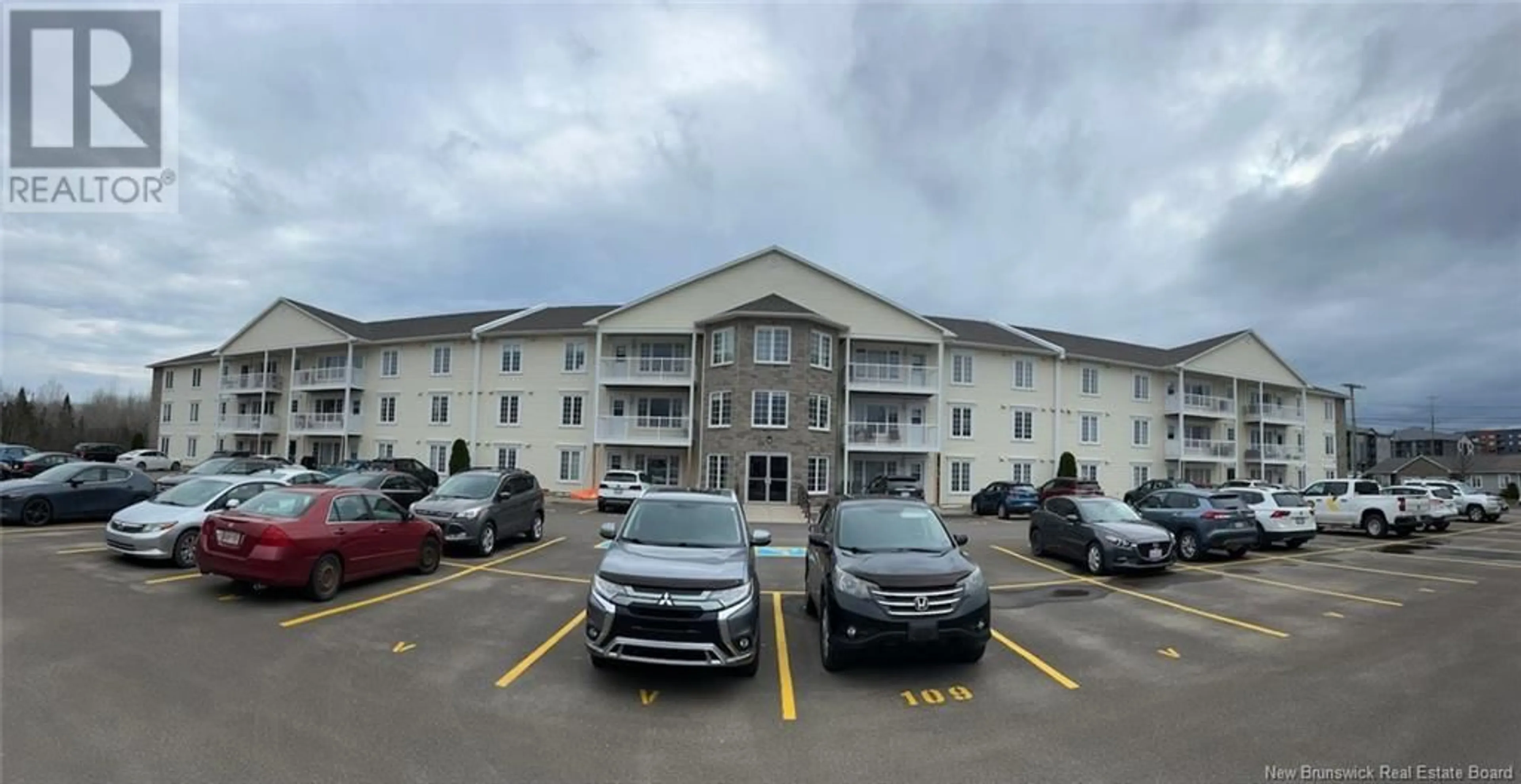 A pic from outside/outdoor area/front of a property/back of a property/a pic from drone, building for 326 - 130 LIAN STREET, Fredericton New Brunswick E3C0G4
