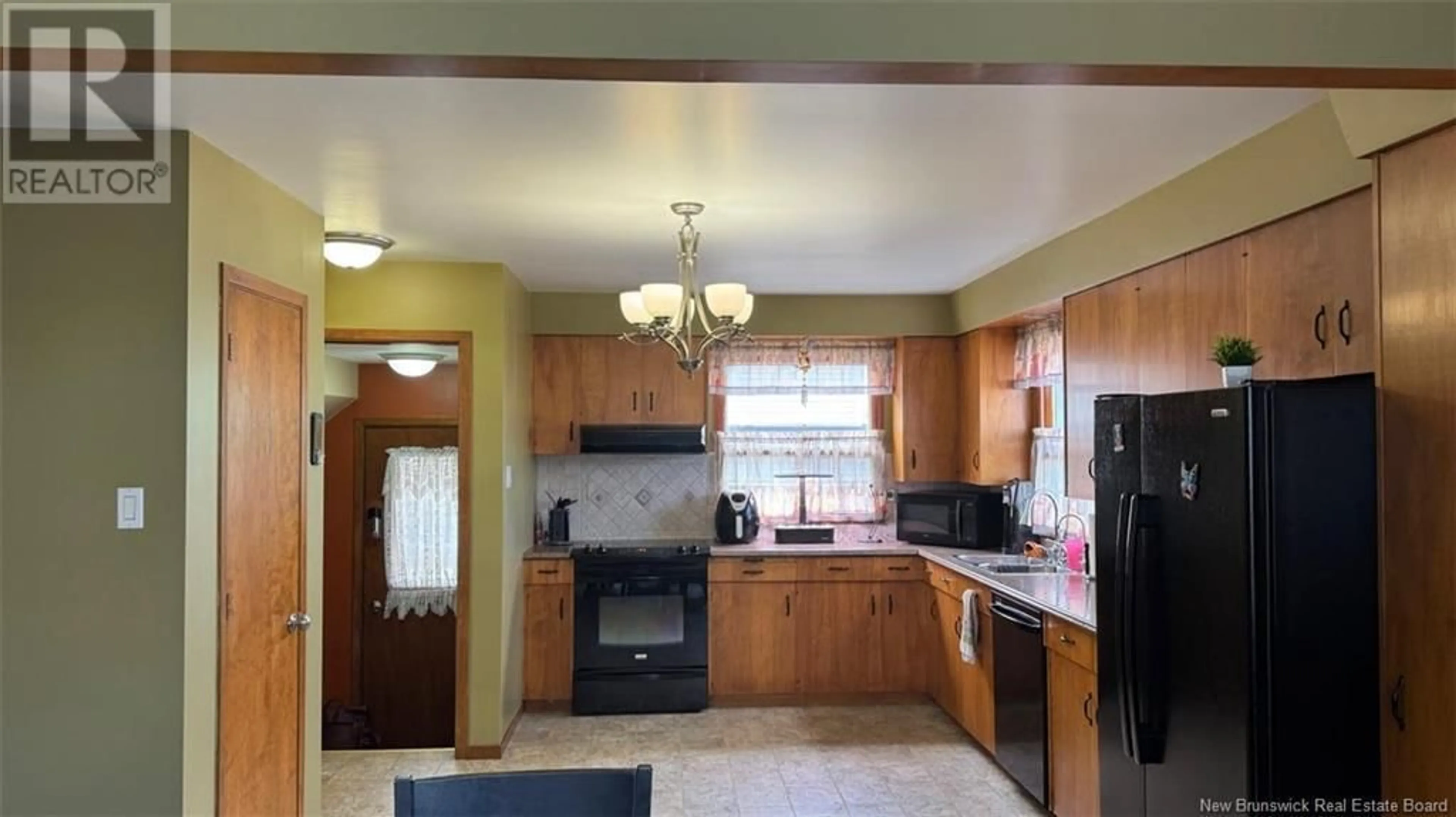 Standard kitchen, unknown for 62 POUVOIR STREET, Edmundston New Brunswick E3V2X8
