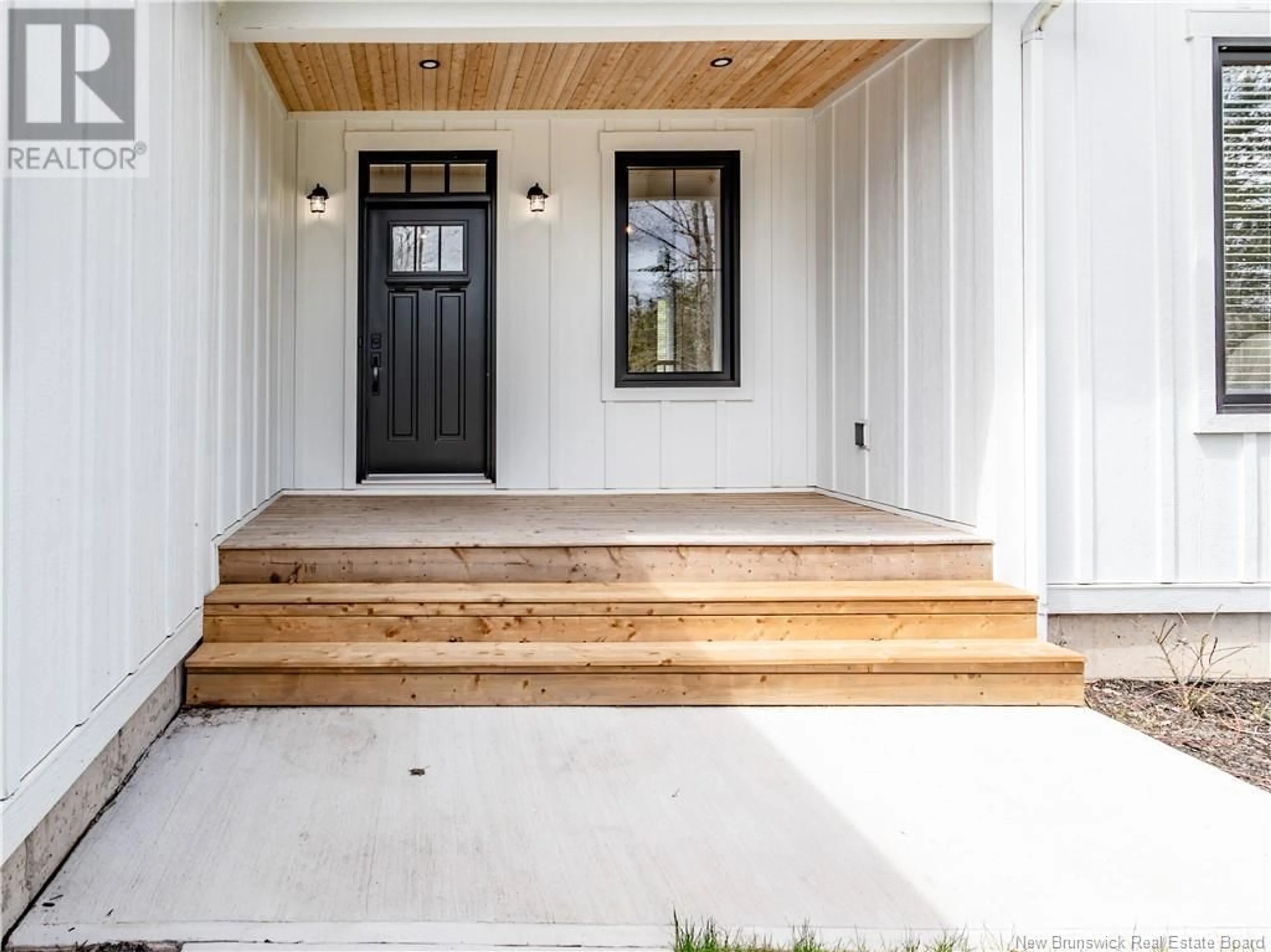 Indoor entryway for 39 VERNAY, Memramcook New Brunswick E4K0E4