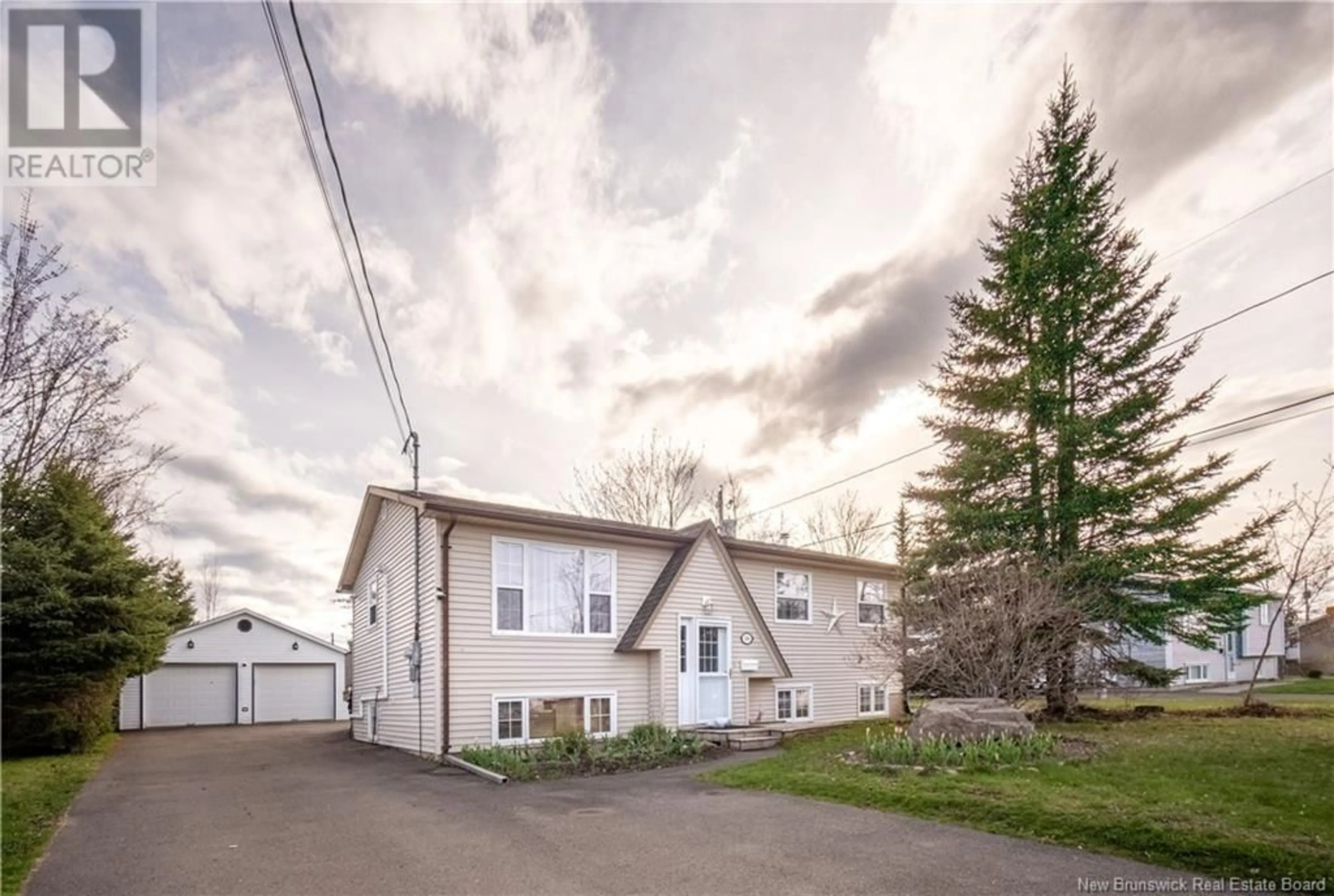 A pic from outside/outdoor area/front of a property/back of a property/a pic from drone, street for 158 LOGAN LANE, Moncton New Brunswick E1G1N5