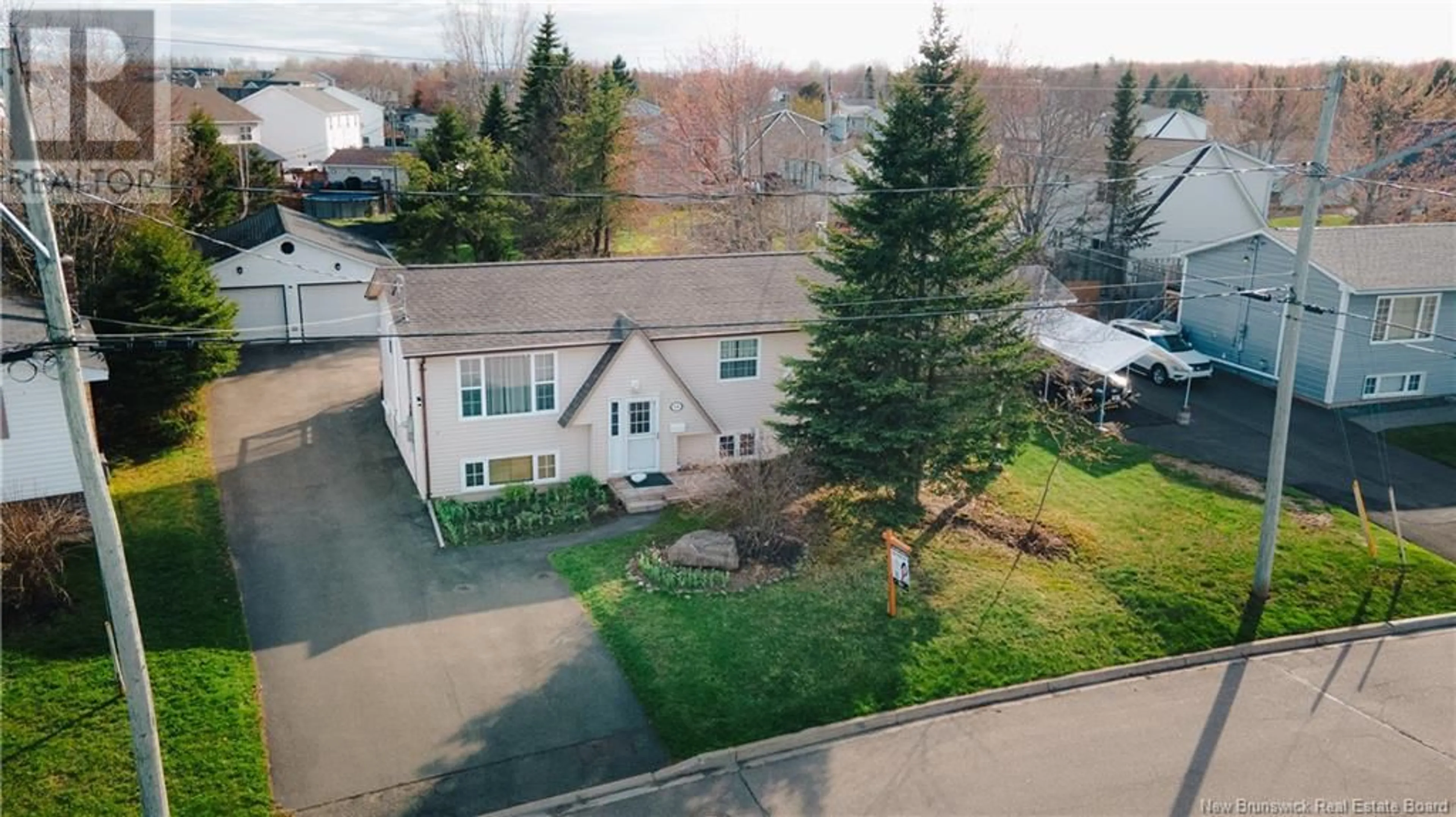 A pic from outside/outdoor area/front of a property/back of a property/a pic from drone, street for 158 LOGAN LANE, Moncton New Brunswick E1G1N5