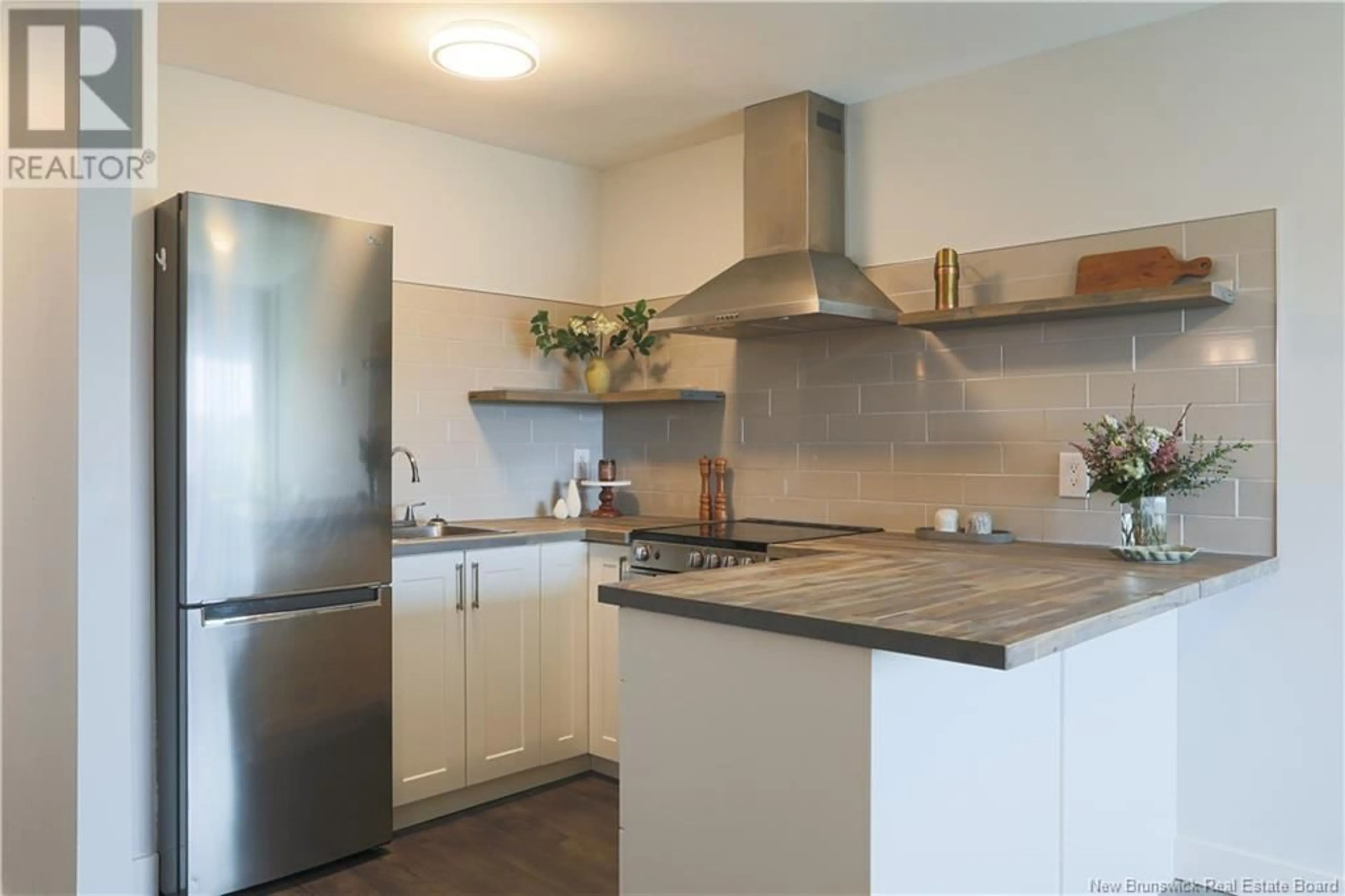 Standard kitchen, unknown for 1008 - 310 WOODWARD AVENUE, Saint John New Brunswick E2K2L1