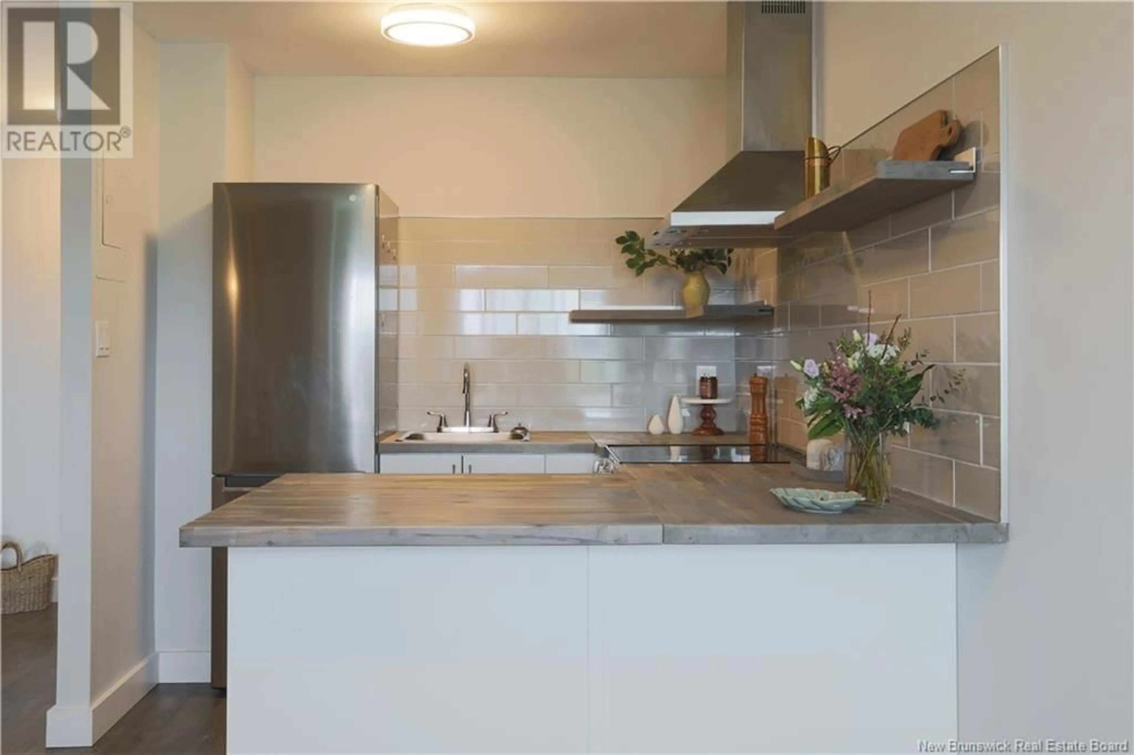 Standard kitchen, ceramic/tile floor for 1008 - 310 WOODWARD AVENUE, Saint John New Brunswick E2K2L1