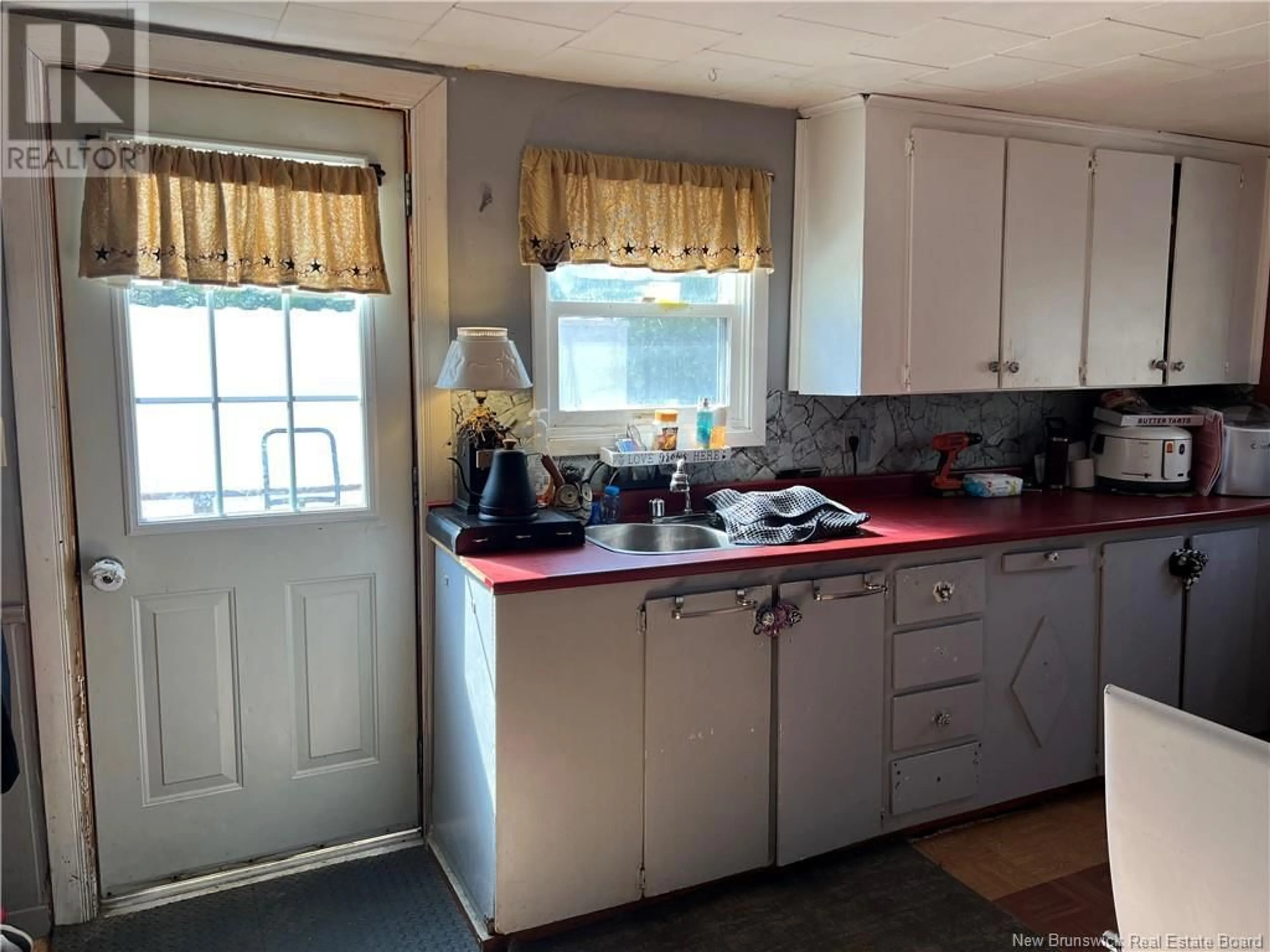 Standard kitchen, unknown for 764 ROUTE 735, Mayfield New Brunswick E3L5G7