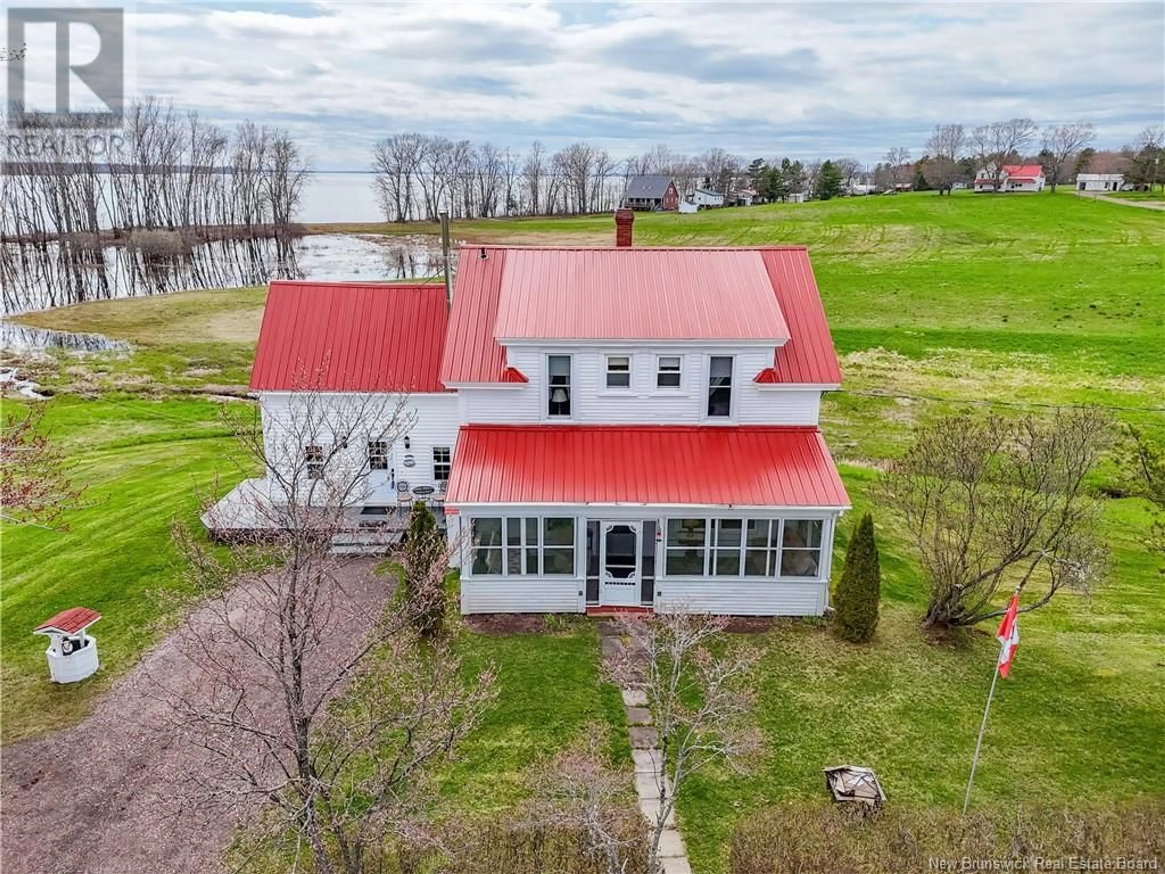 A pic from outside/outdoor area/front of a property/back of a property/a pic from drone, water/lake/river/ocean view for 6383 ROUTE 105, Waterborough New Brunswick E4C2Y6