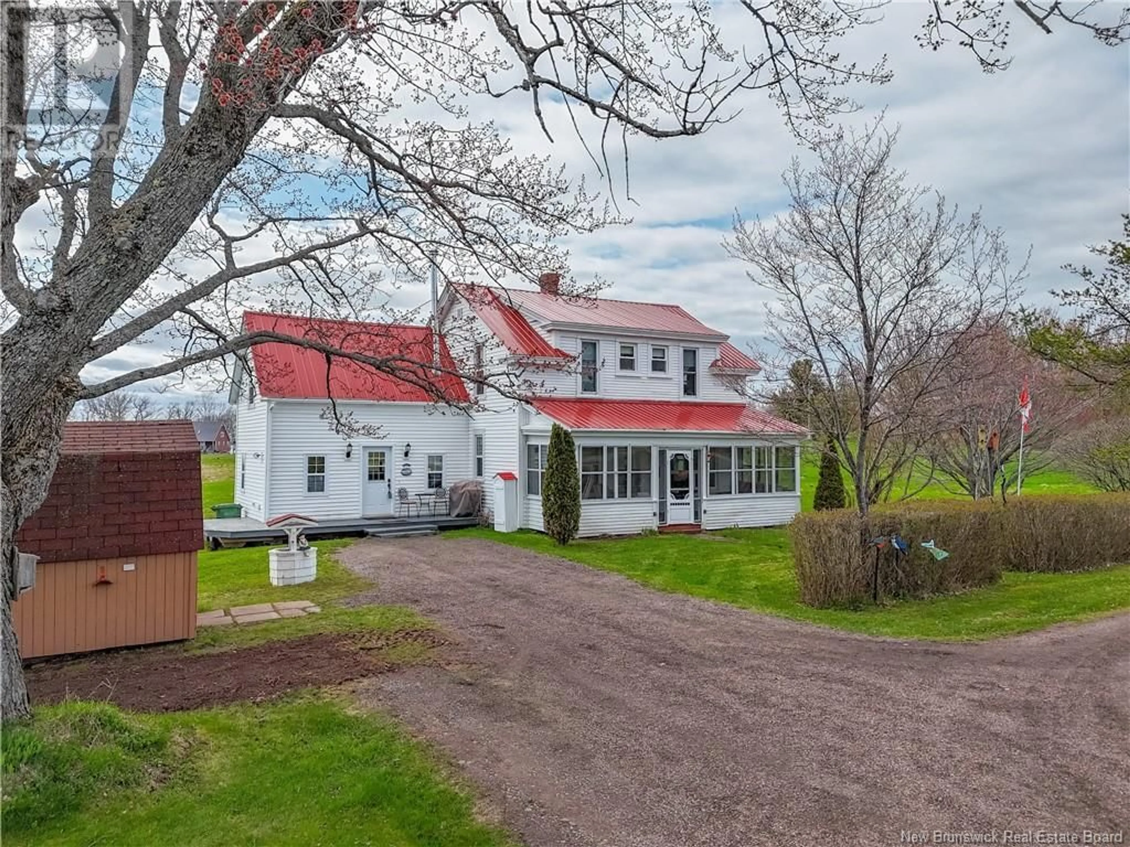 A pic from outside/outdoor area/front of a property/back of a property/a pic from drone, street for 6383 ROUTE 105, Waterborough New Brunswick E4C2Y6