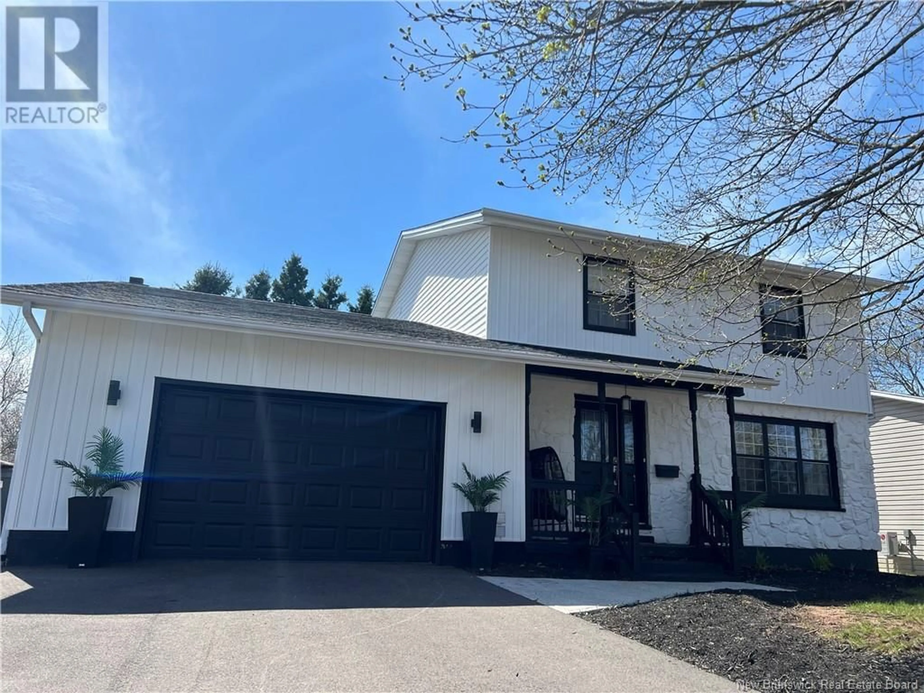 Home with vinyl exterior material, street for 20 GALAXY, Moncton New Brunswick E1A4L9