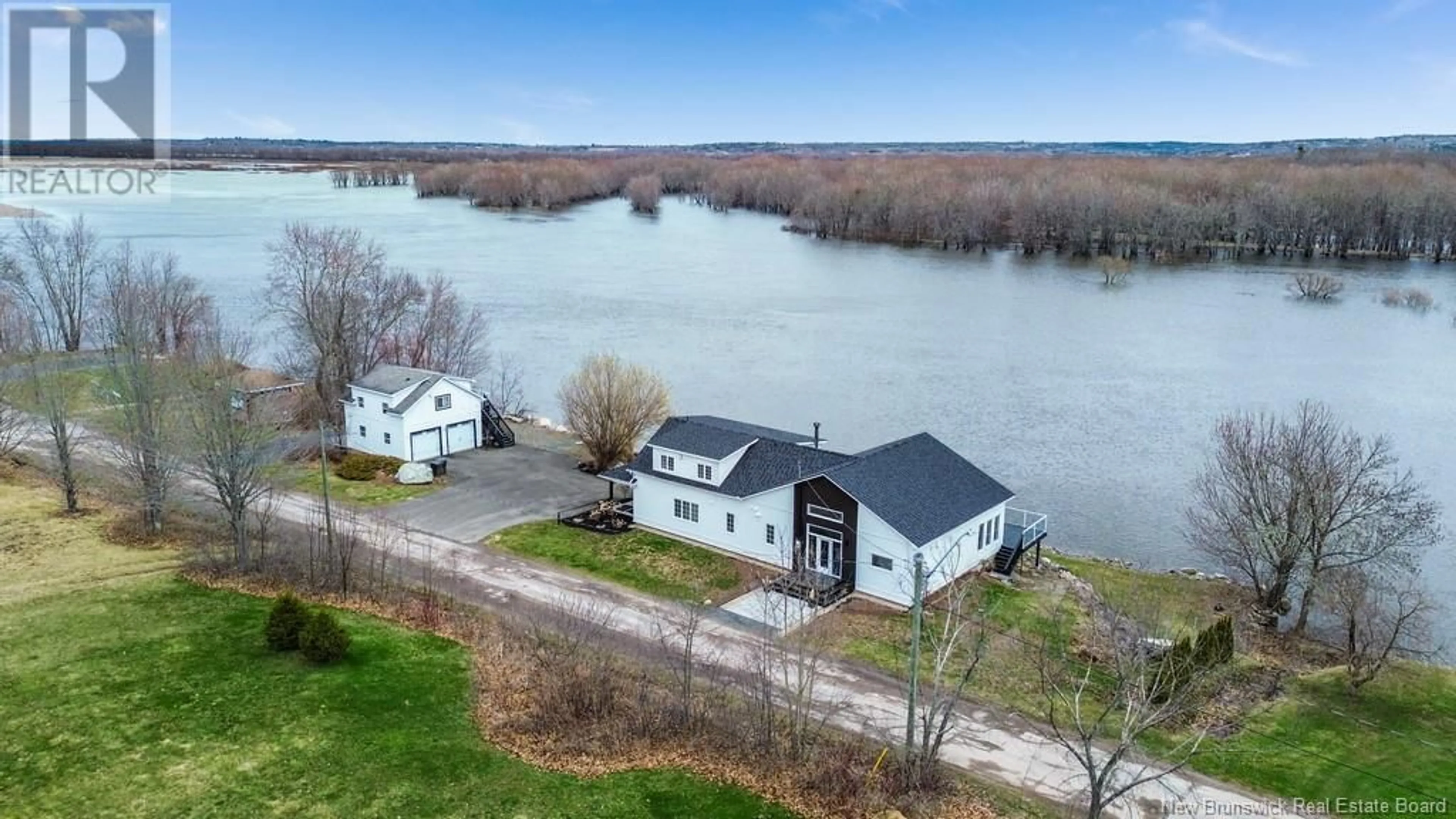A pic from outside/outdoor area/front of a property/back of a property/a pic from drone, water/lake/river/ocean view for 92 FRONT STREET, Gagetown New Brunswick E5M1A1
