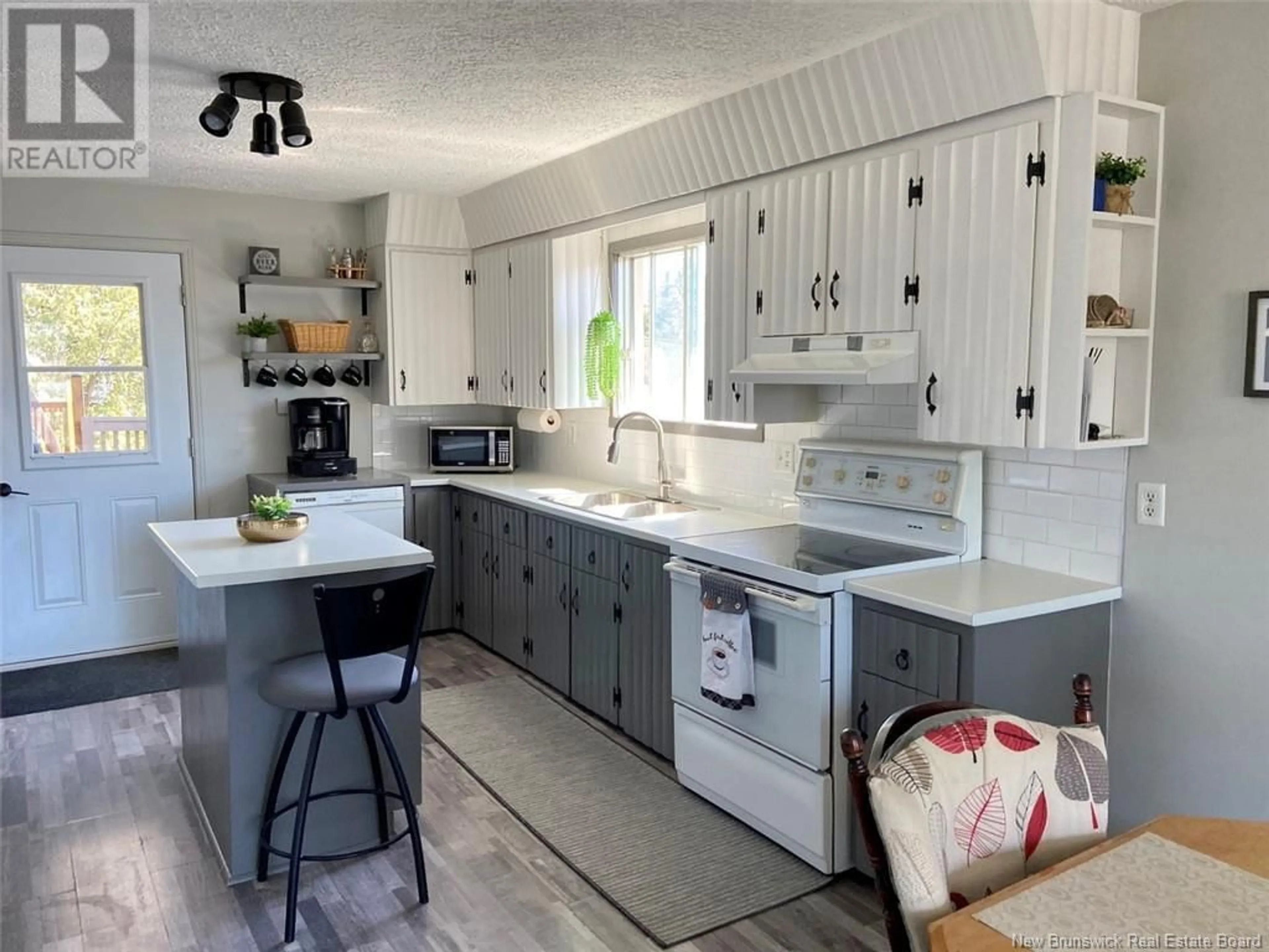 Open concept kitchen, unknown for 103 46TH AVENUE, Edmundston New Brunswick E3V3B7