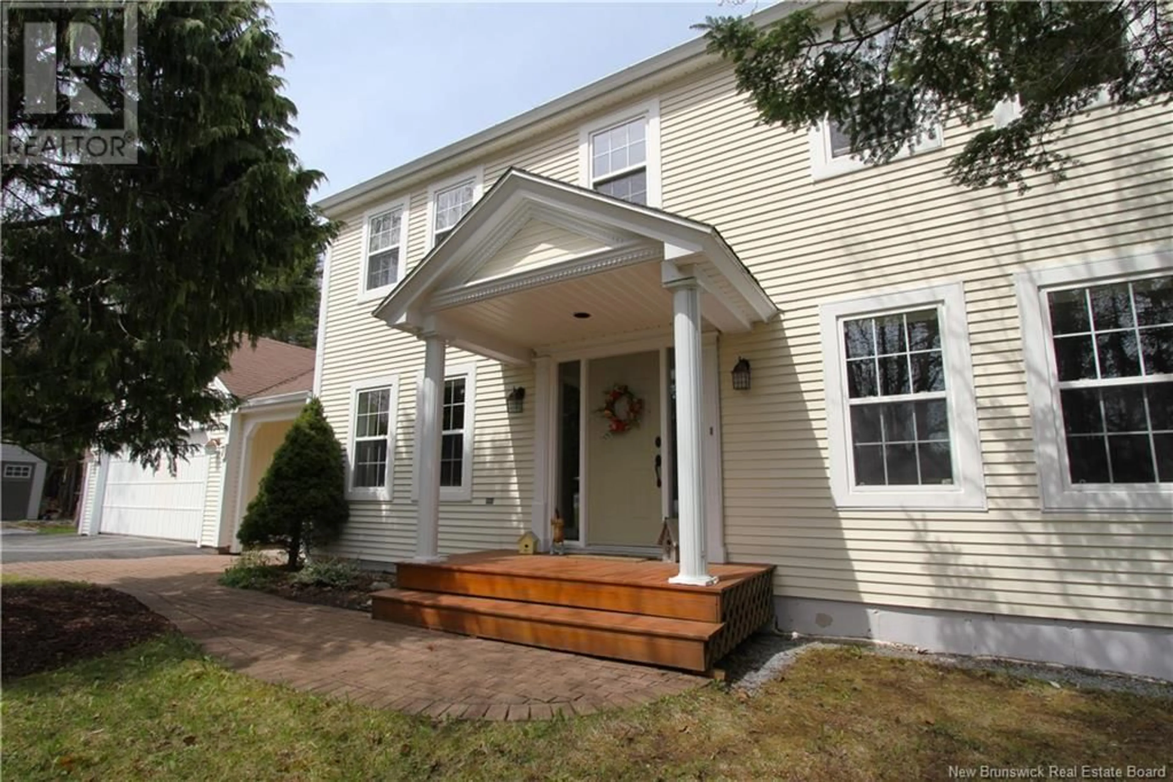 Home with vinyl exterior material, street for 7 RYNLON CRESCENT, Quispamsis New Brunswick E2G1A5