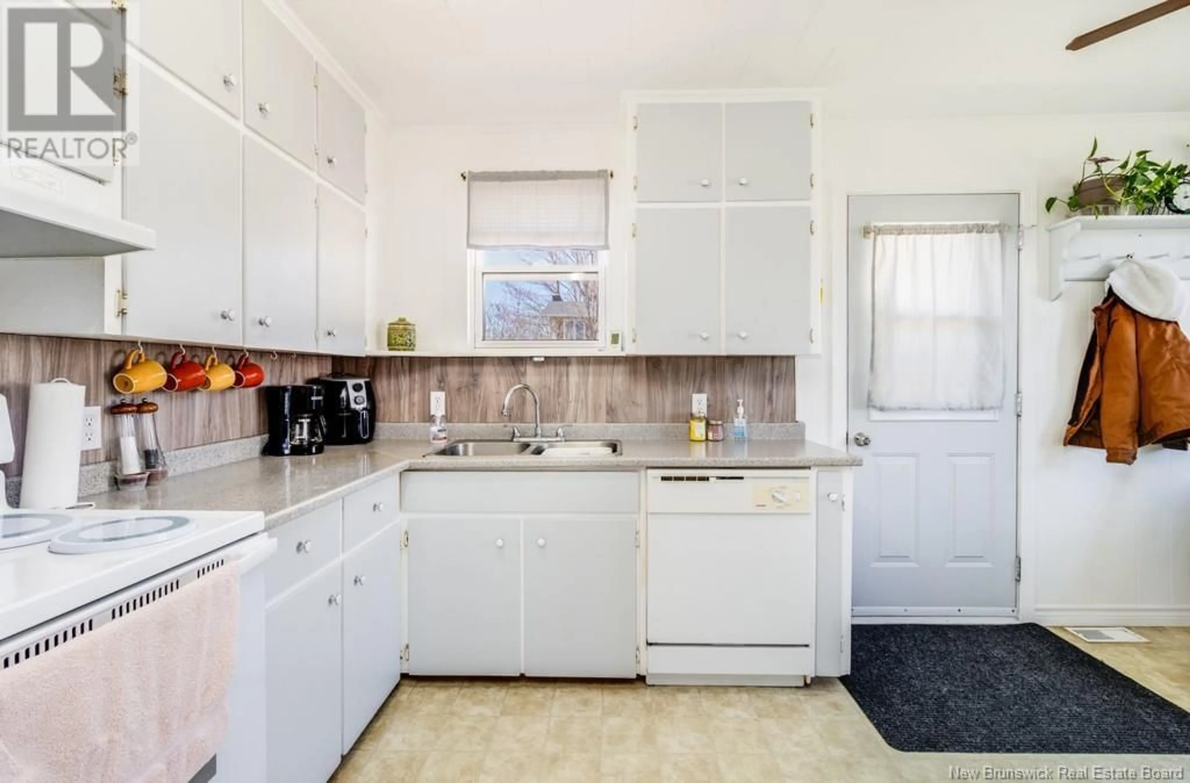 Standard kitchen, ceramic/tile floor for 147 ELIZABETH STREET, Woodstock New Brunswick E7M1P9