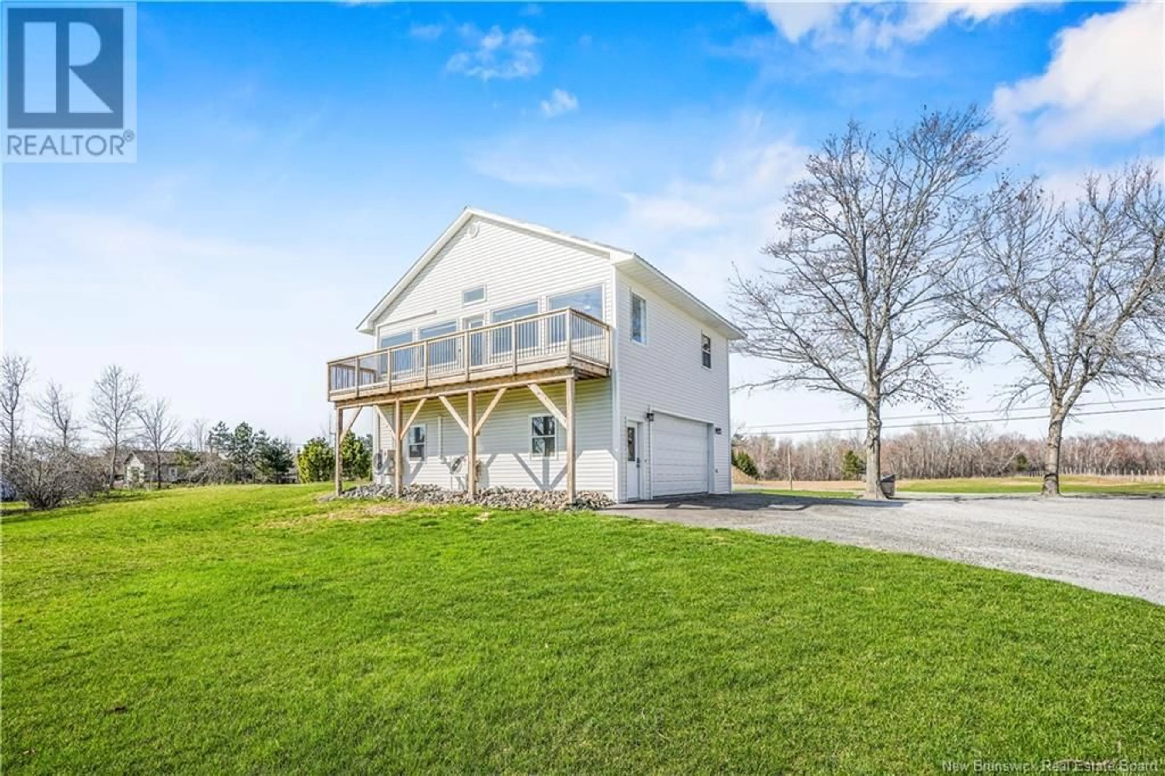 Home with vinyl exterior material, water/lake/river/ocean view for 733 ROUTE 105, Maugerville New Brunswick E3A8L1