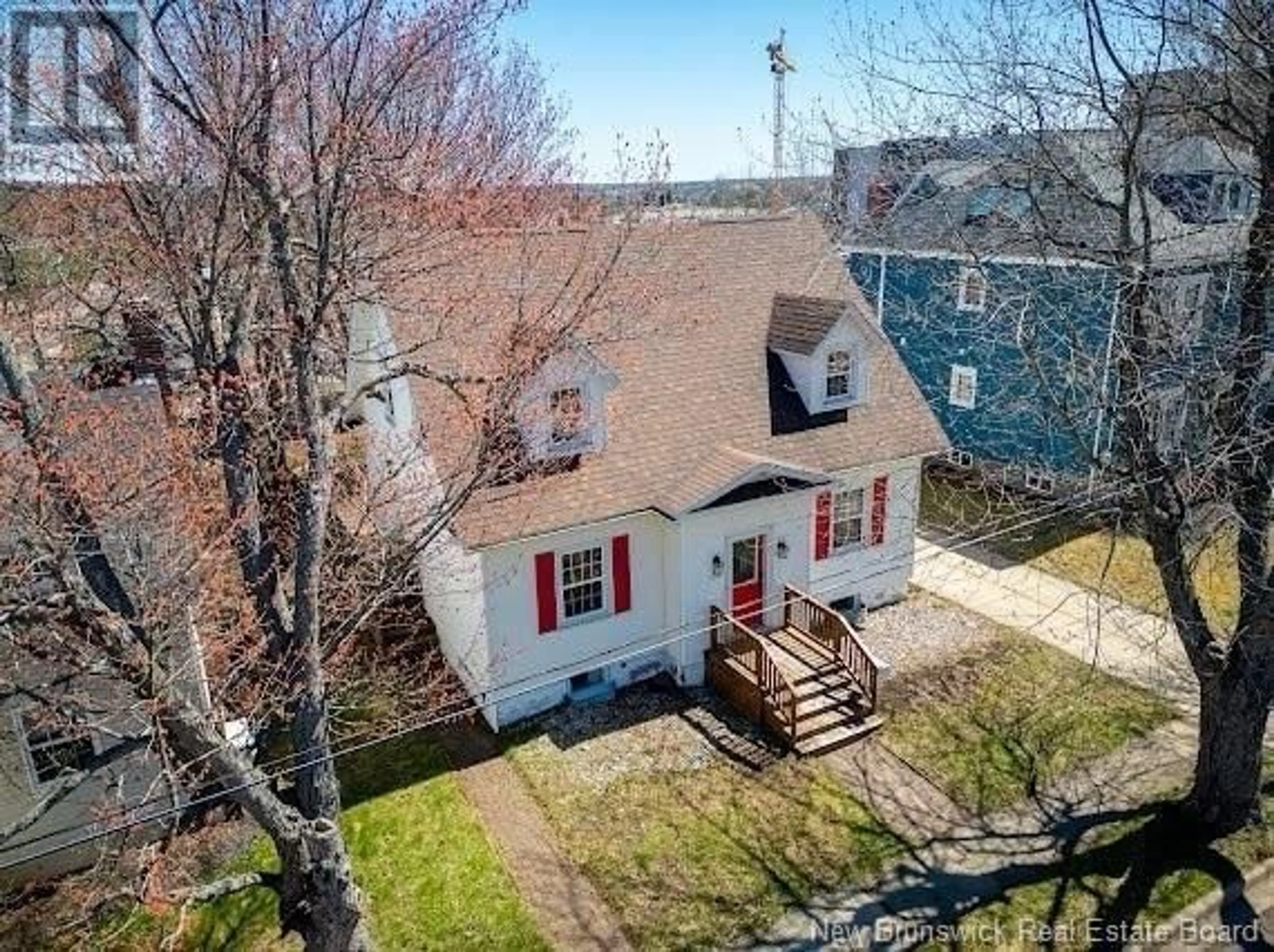 A pic from outside/outdoor area/front of a property/back of a property/a pic from drone, street for 407 HIGHFIELD, Moncton New Brunswick E1C5R7