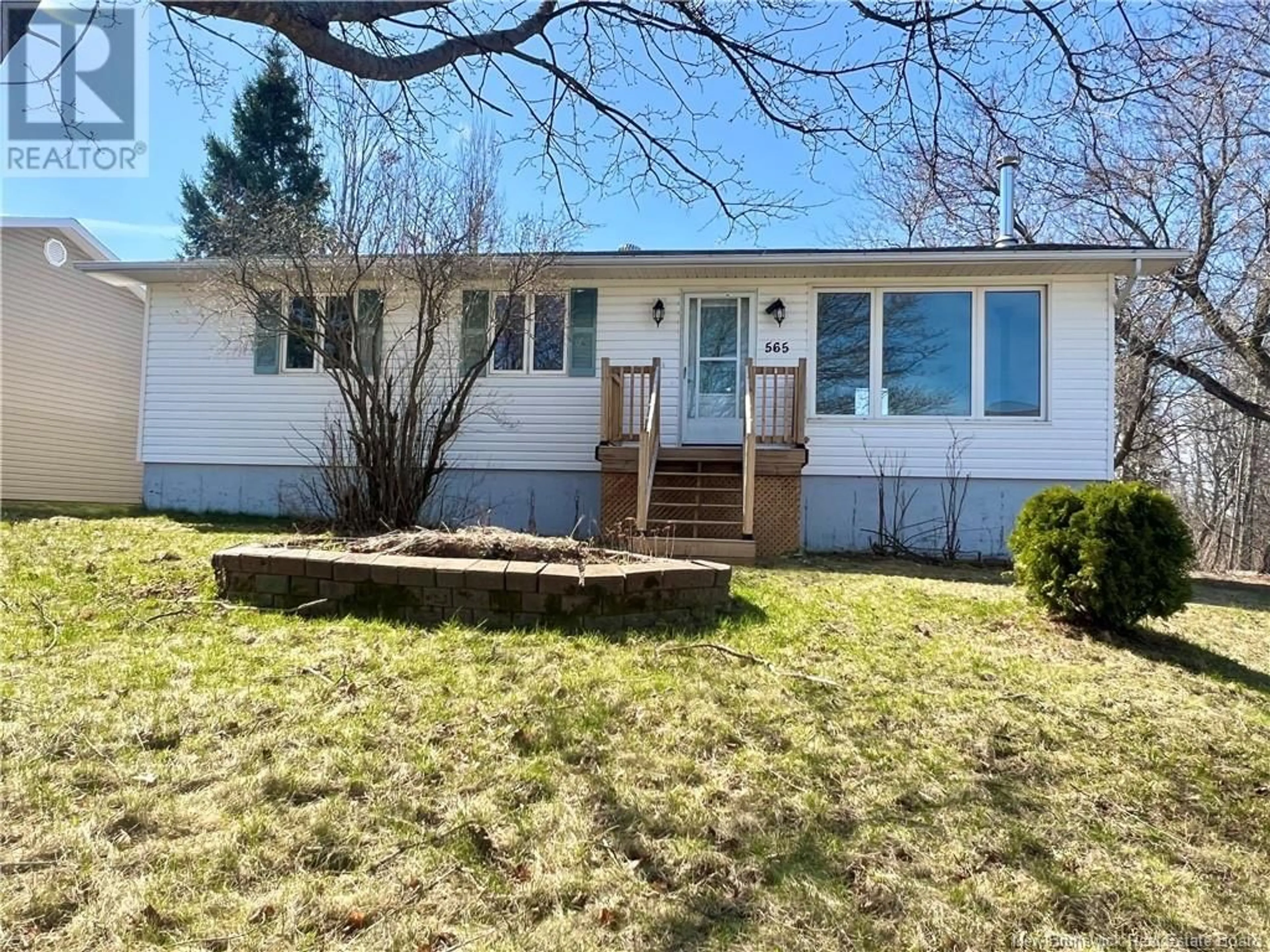 Home with vinyl exterior material, street for 565 ARCHIBALD DRIVE, Bathurst New Brunswick E2A4E1
