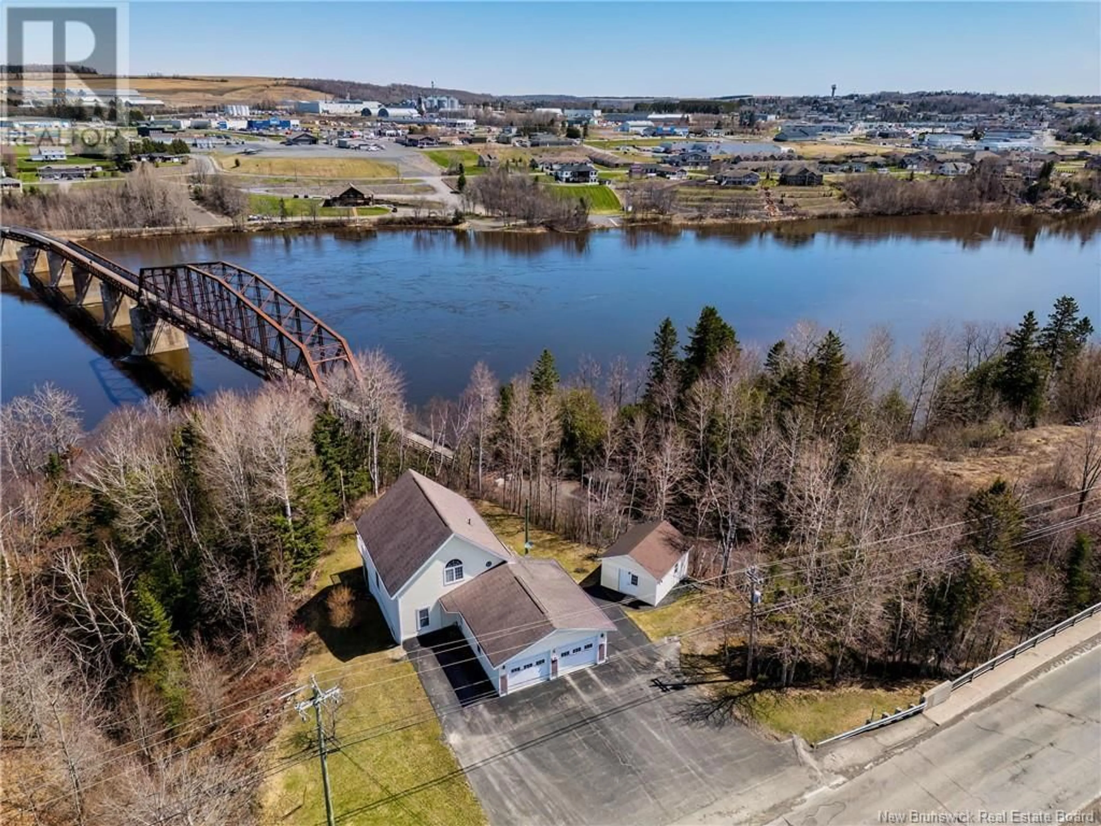 A pic from outside/outdoor area/front of a property/back of a property/a pic from drone, water/lake/river/ocean view for 622 MAIN STREET, Grand-Sault/Grand Falls New Brunswick E3Z2W5