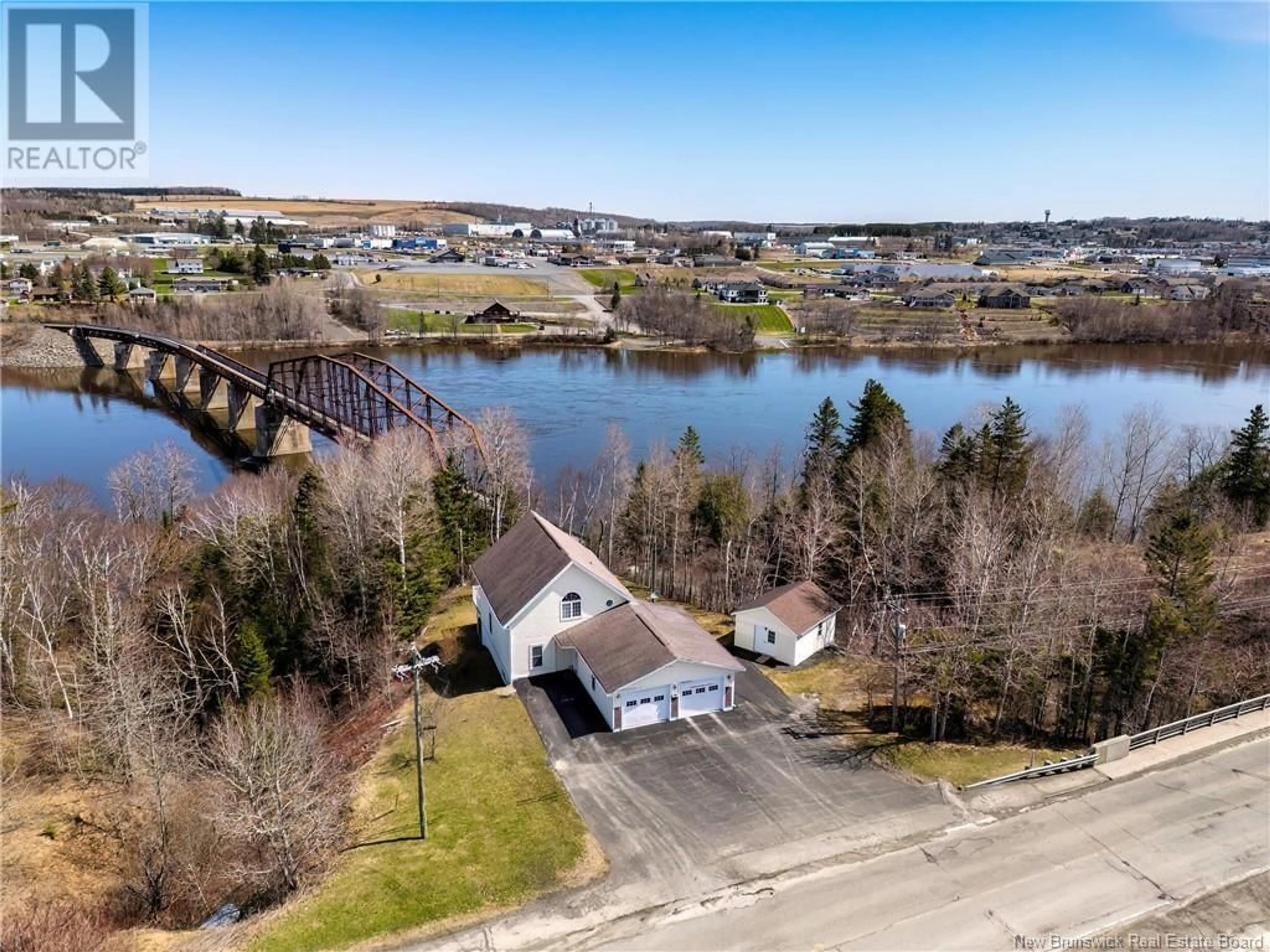 A pic from outside/outdoor area/front of a property/back of a property/a pic from drone, water/lake/river/ocean view for 622 MAIN STREET, Grand-Sault/Grand Falls New Brunswick E3Z2W5