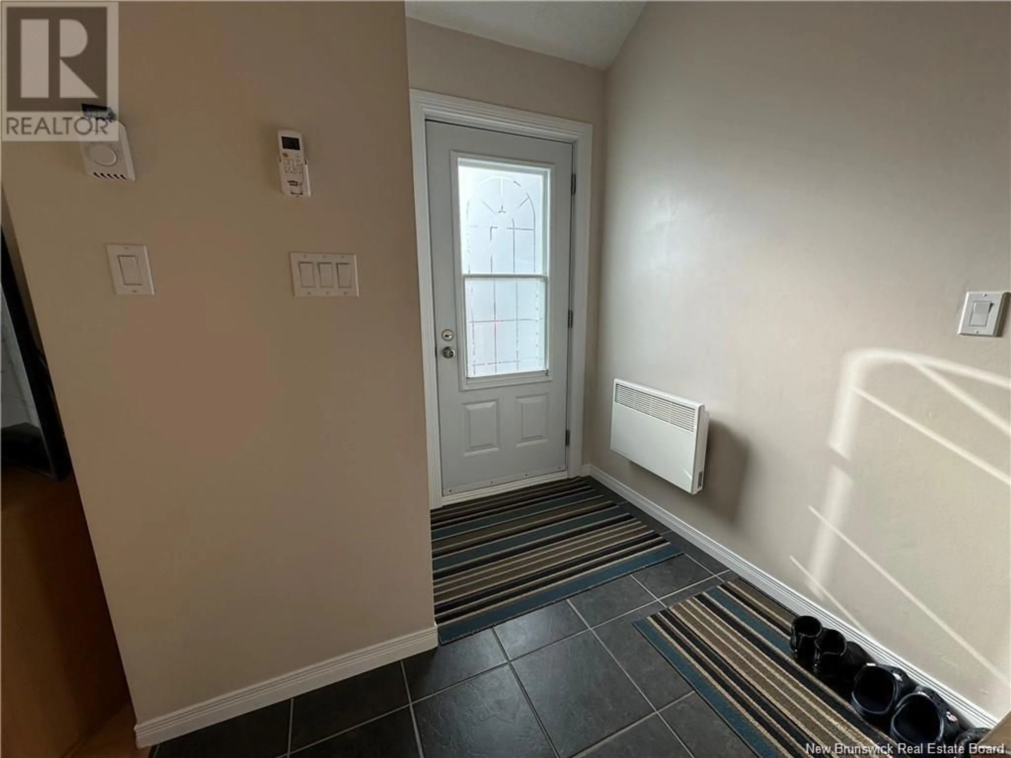 Indoor entryway for 24 RUE DESCHÊNES, Saint-Quentin New Brunswick E8A1M1